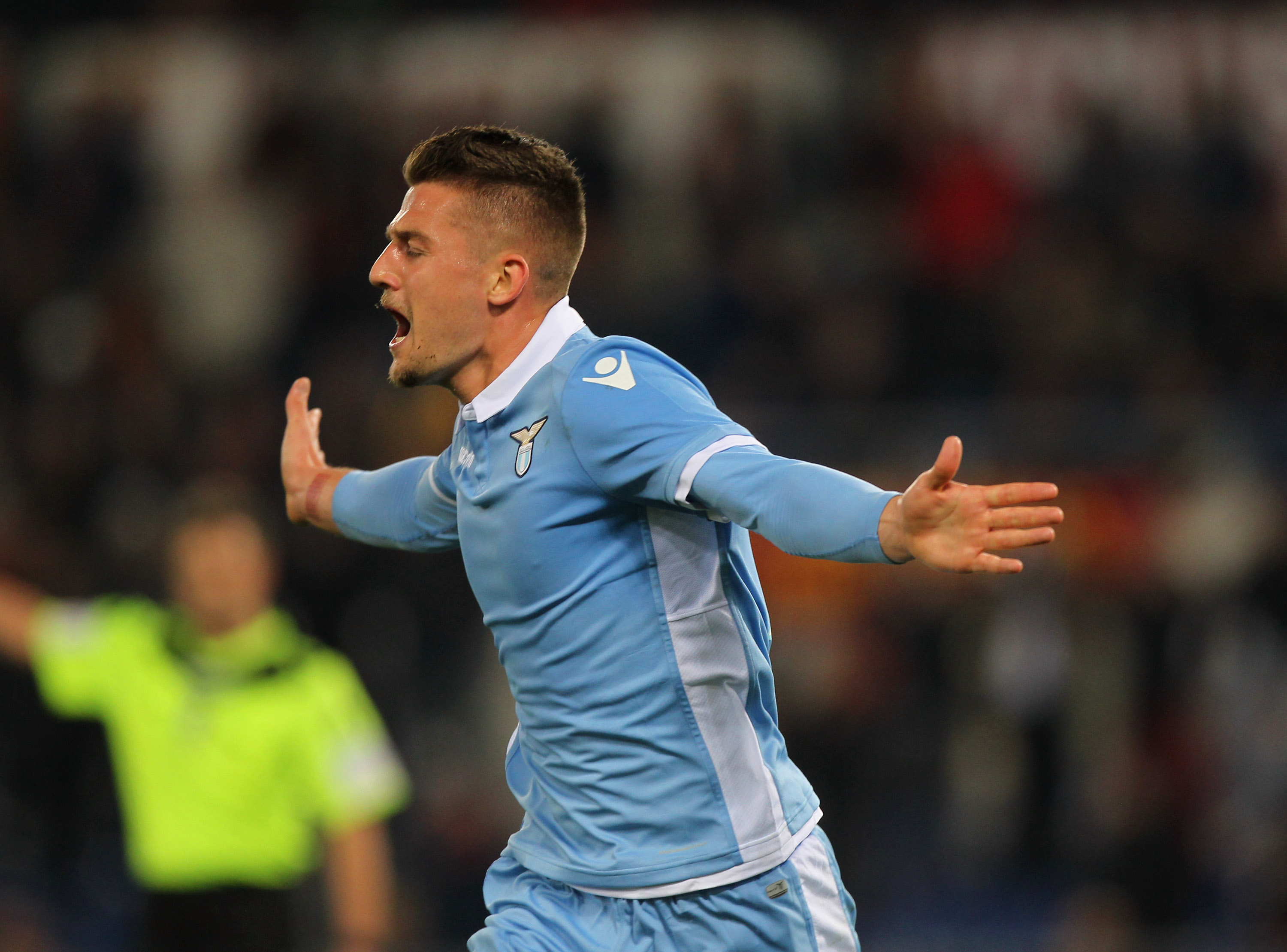 ROME, ITALY - APRIL 04:  Sergej Milinkovic of SS Lazio celebrates after scoring the opening goal during the TIM Cup match between AS Roma and SS Lazio at Stadio Olimpico on April 4, 2017 in Rome, Italy.  (Photo by Paolo Bruno/Getty Images)