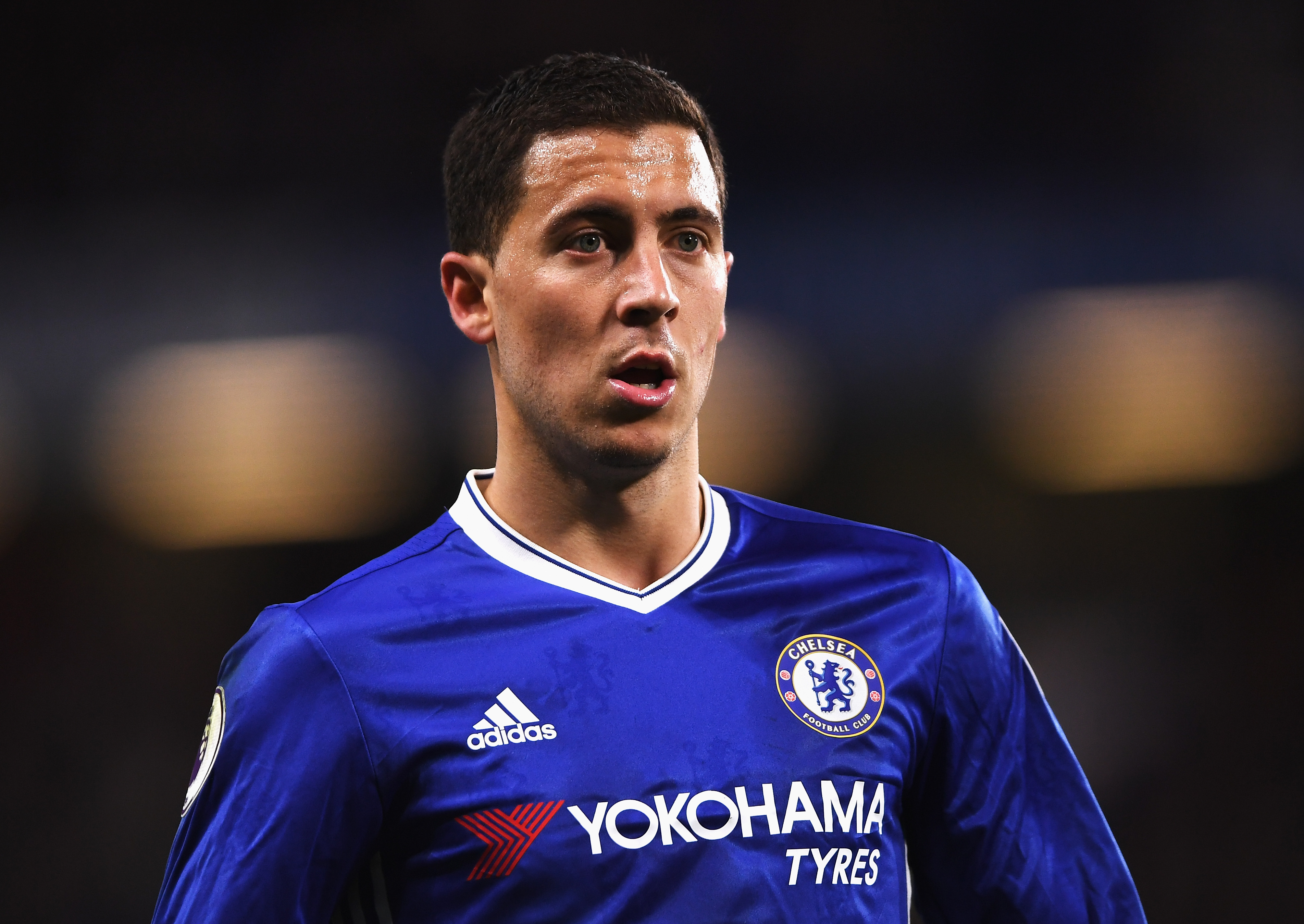 LONDON, ENGLAND - APRIL 05:  Eden Hazard of Chelsea looks on during the Premier League match between Chelsea and Manchester City at Stamford Bridge on April 5, 2017 in London, England.  (Photo by Mike Hewitt/Getty Images)