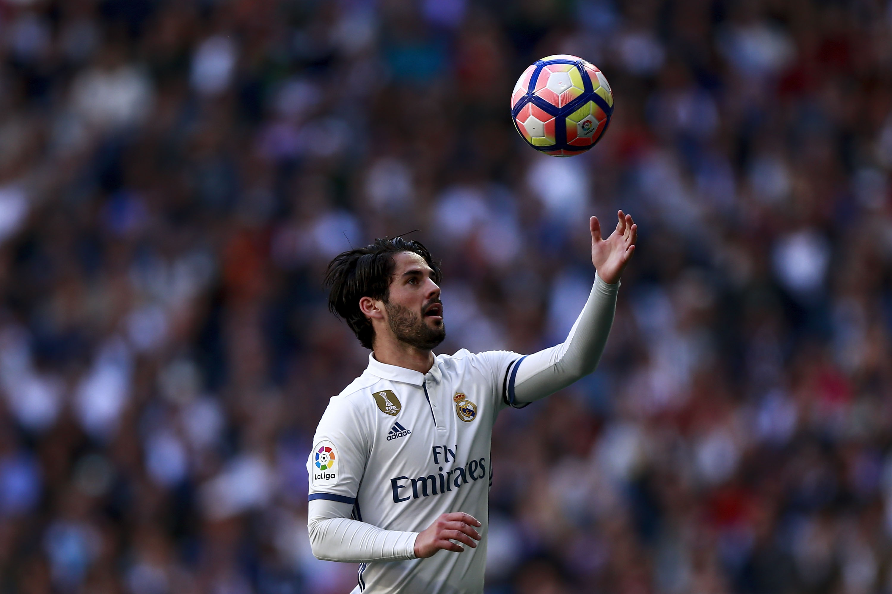 MADRID, SPAIN - APRIL 02: Francisco Roman Alarcon alias Isco of Real Madrid CF takes the ball for a kickoff during the La Liga match between Real Madrid CF and Deportivo Alaves at Estadio Santiago Bernabeu on April 2, 2017 in Madrid, Spain.  (Photo by Gonzalo Arroyo Moreno/Getty Images)