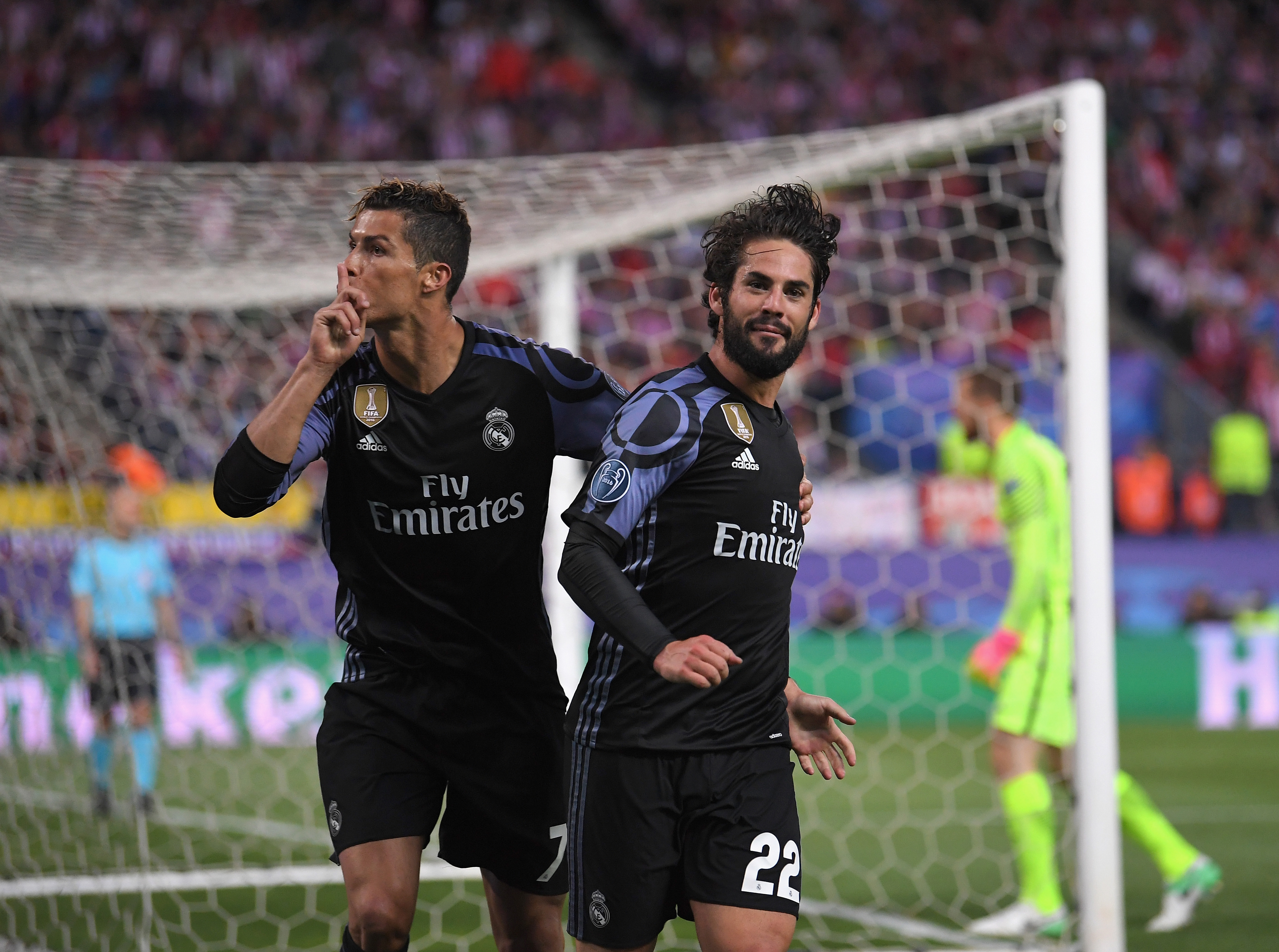 MADRID, SPAIN - MAY 10:  Isco (R) of Real Madrid celebrates scoring his team's opening goal with Cristiano Ronaldo during the UEFA Champions League Semi Final second leg match between Club Atletico de Madrid and Real Madrid CF at Vicente Calderon Stadium on May 10, 2017 in Madrid, Spain.  (Photo by Laurence Griffiths/Getty Images)