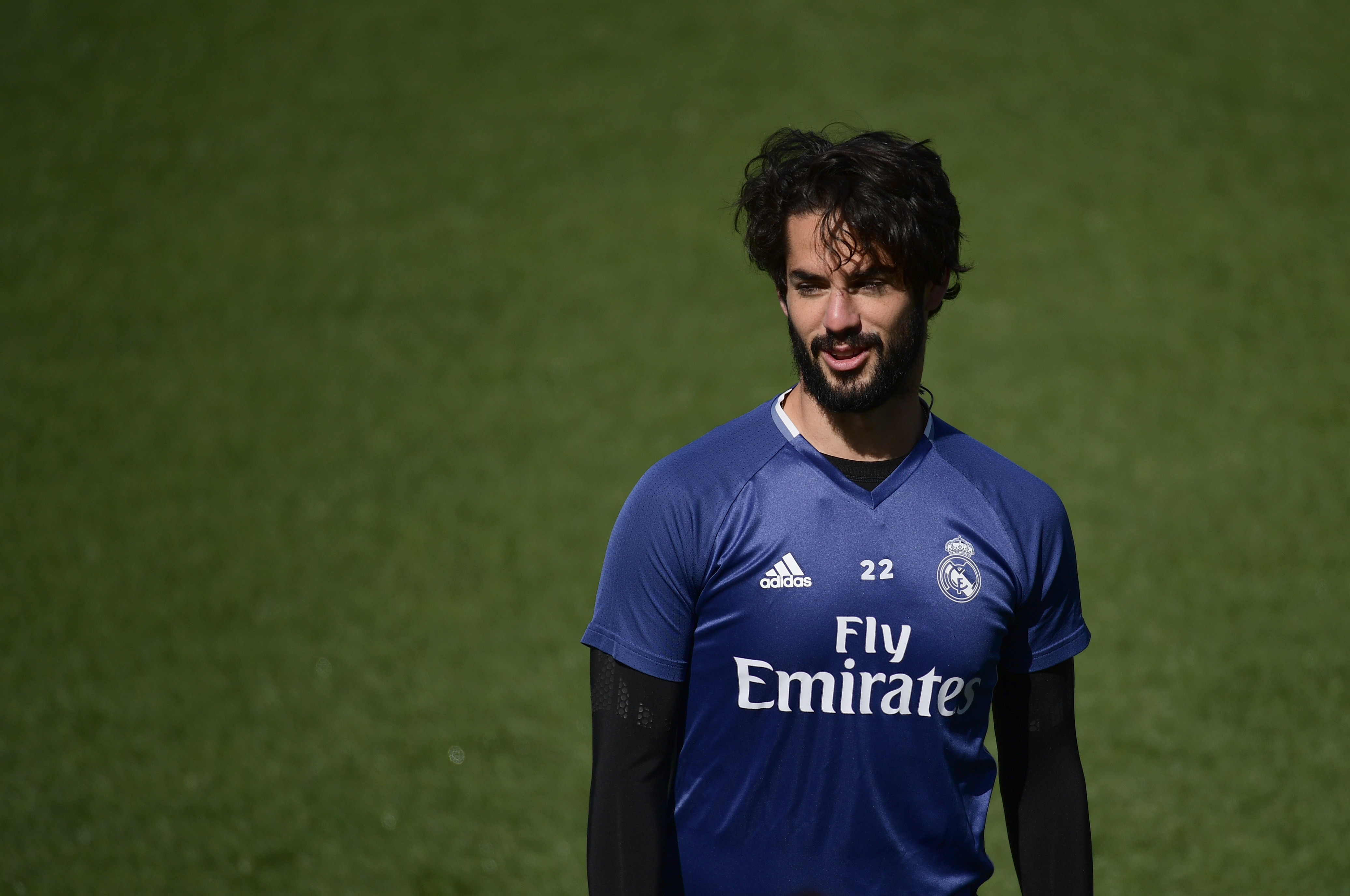 Real Madrid's midfielder Isco attends a training session at Valdebebas Sport City in Madrid on April 28, 2017 on the eve of their Liga football match against Valencia. / AFP PHOTO / PIERRE-PHILIPPE MARCOU        (Photo credit should read PIERRE-PHILIPPE MARCOU/AFP/Getty Images)