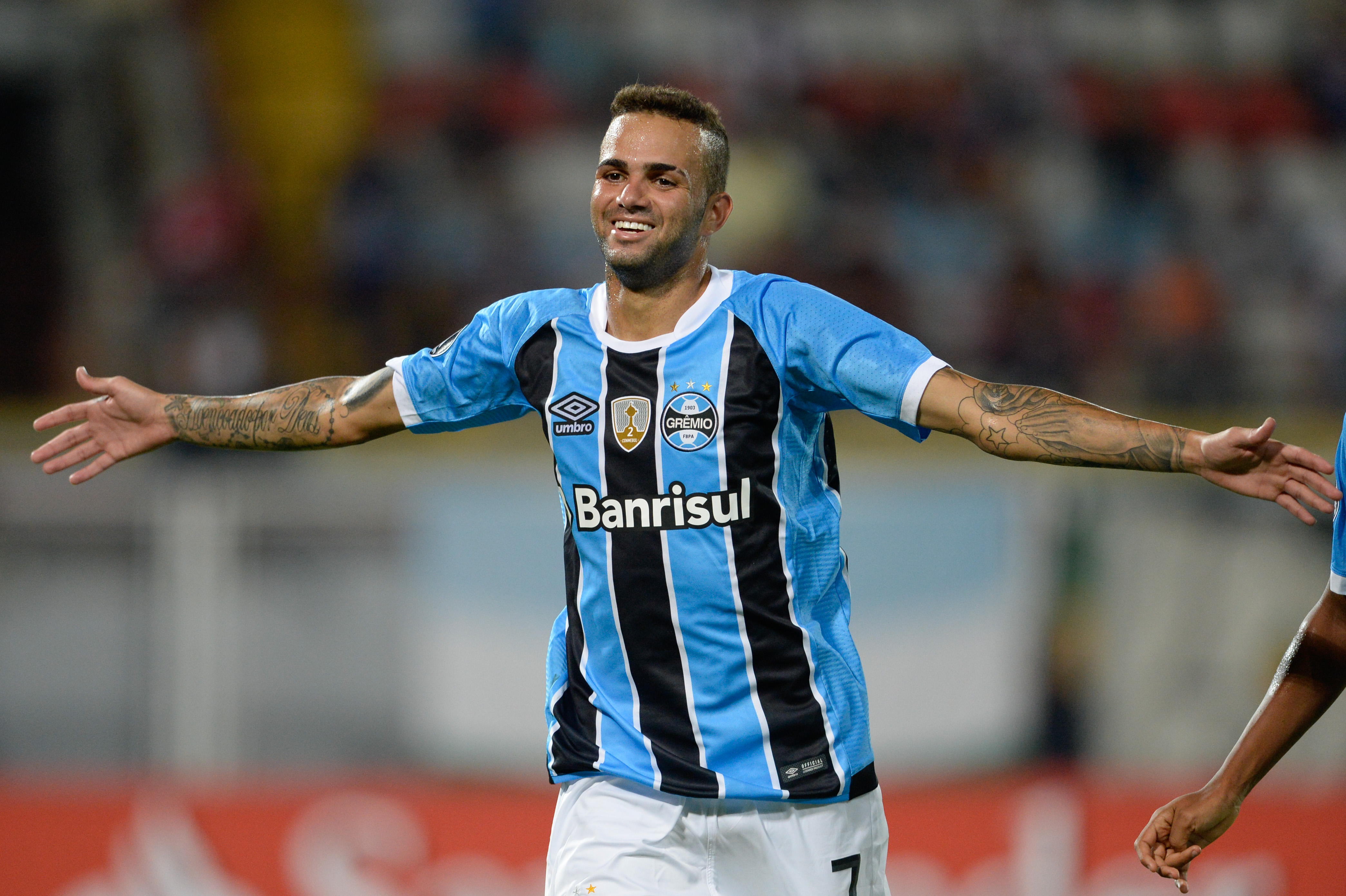 Luan Vieira of Brazil's Gremio, celebrates after scoring against  Venezuela's Zamora, during their Copa Libertadores 2017 football  match held at the Carolina stadium, in Barinas, Venezuela, on March  9, 2017. / AFP PHOTO / FEDERICO PARRA        (Photo credit should read FEDERICO PARRA/AFP/Getty Images)