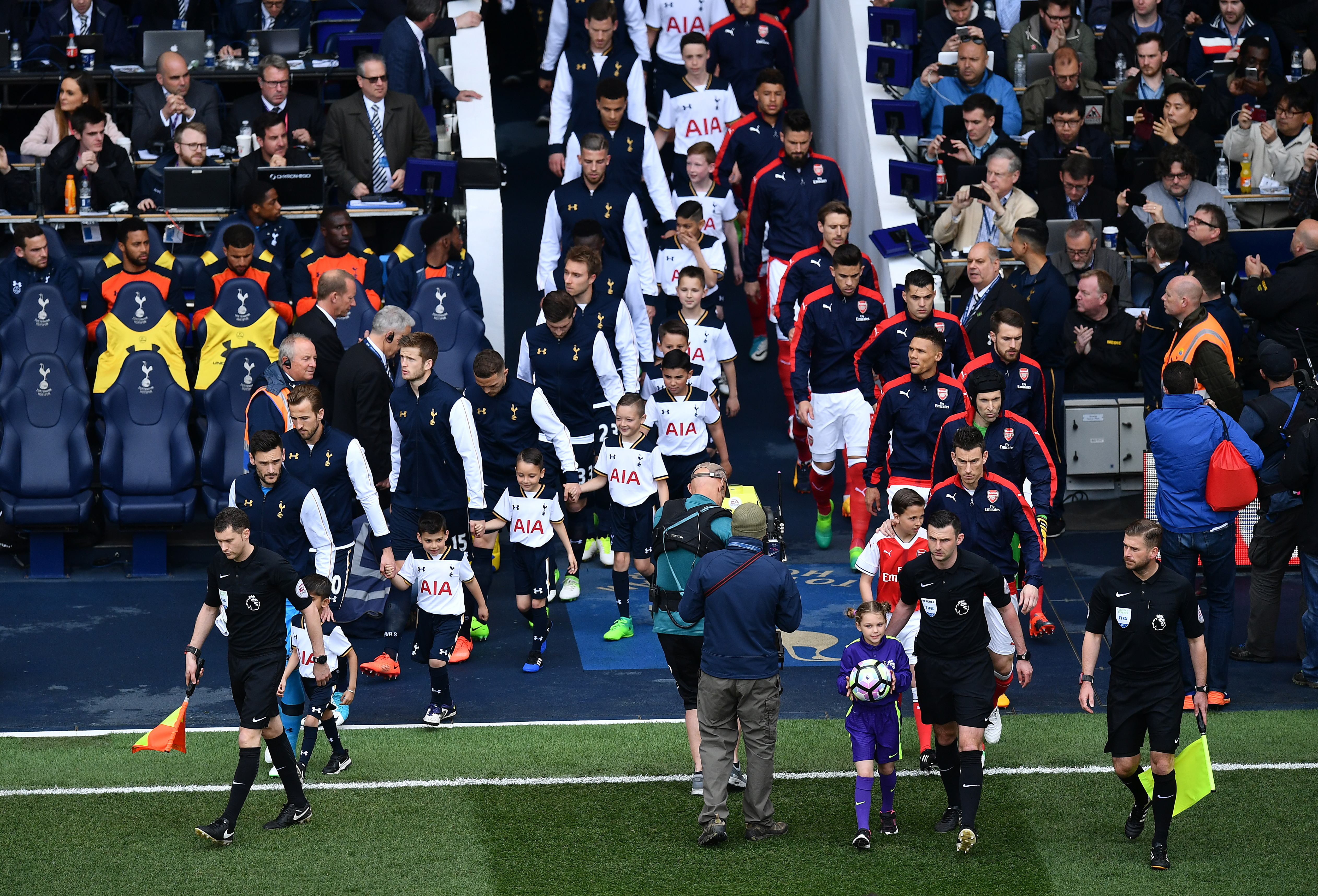 LONDON, ENGLAND - APRIL 30:  The teams make their way out onto the pitch prior to the Premier League match between Tottenham Hotspur and Arsenal at White Hart Lane on April 30, 2017 in London, England. (Photo by Dan Mullan/Getty Images)