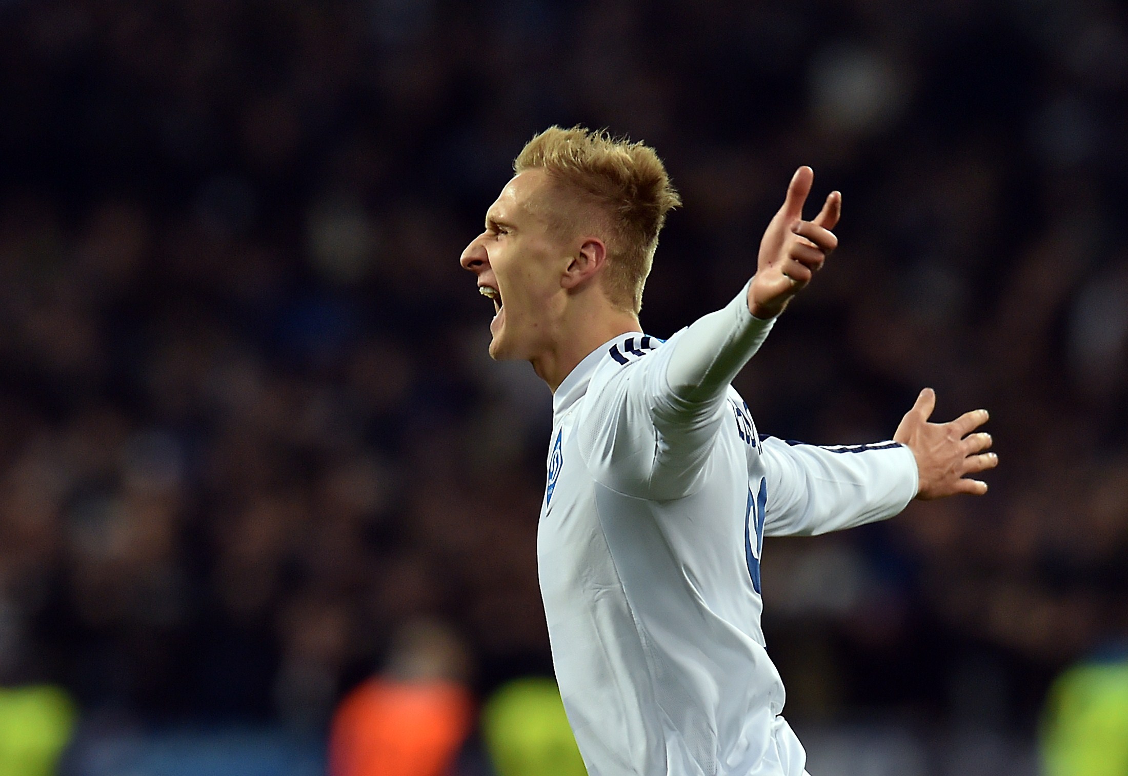 Dynamo Kiev's Polish forward Lukasz Teodorczyk celebrates after scoring a goal during the UEFA Europa League round of 16 football match between Dynamo Kiev and Everton in Kiev on March 19, 2015. AFP PHOTO/ SERGEI SUPINSKY        (Photo credit should read SERGEI SUPINSKY/AFP/Getty Images)