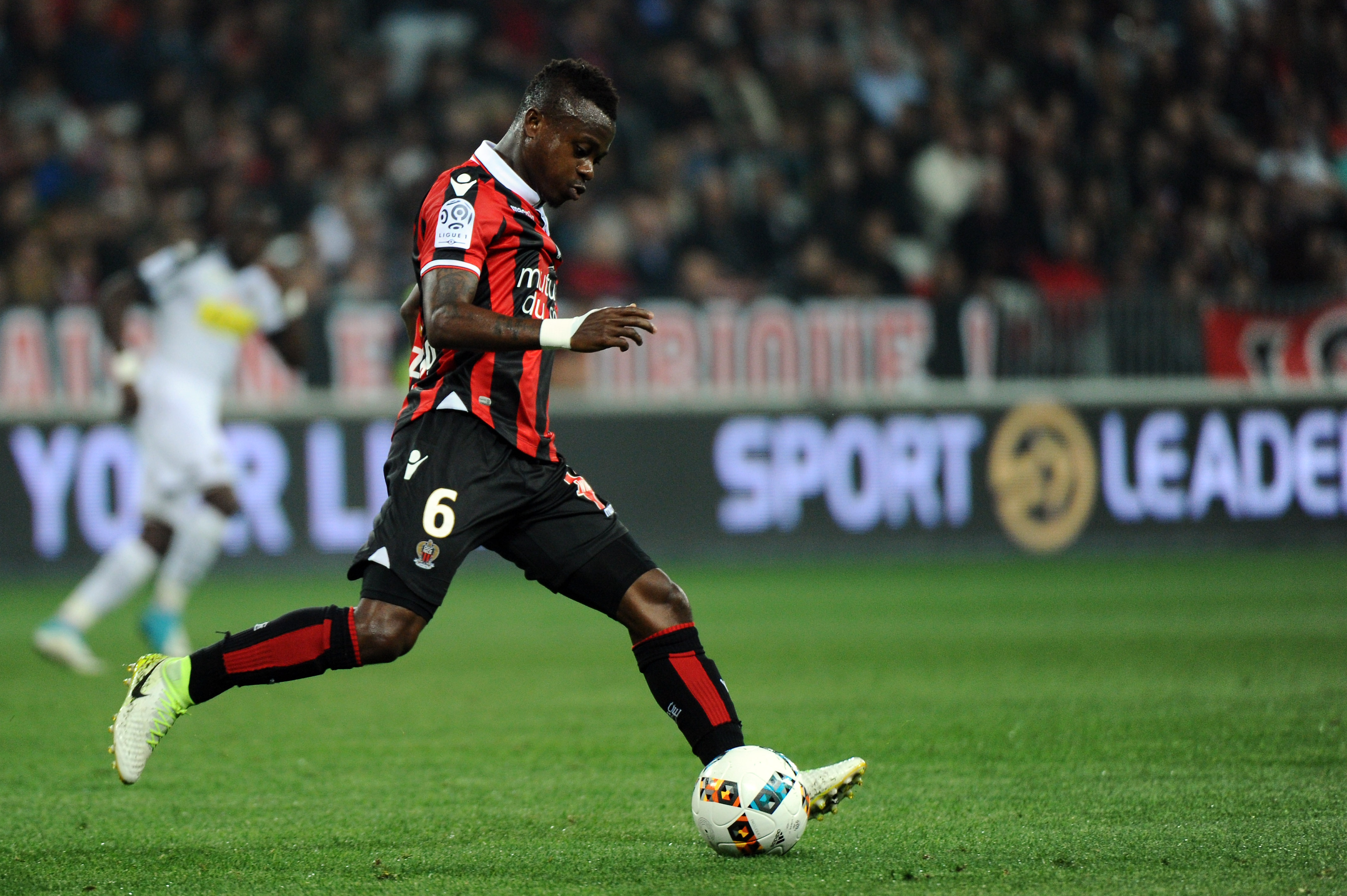 Nice's Ivorian midfielder Jean Michael Seri kicks the ball during the French L1 football match Nice vs Angers on May 14, 2017, at the Allianz Riviera stadium in Nice, southeastern France. / AFP PHOTO / Franck PENNANT        (Photo credit should read FRANCK PENNANT/AFP/Getty Images)