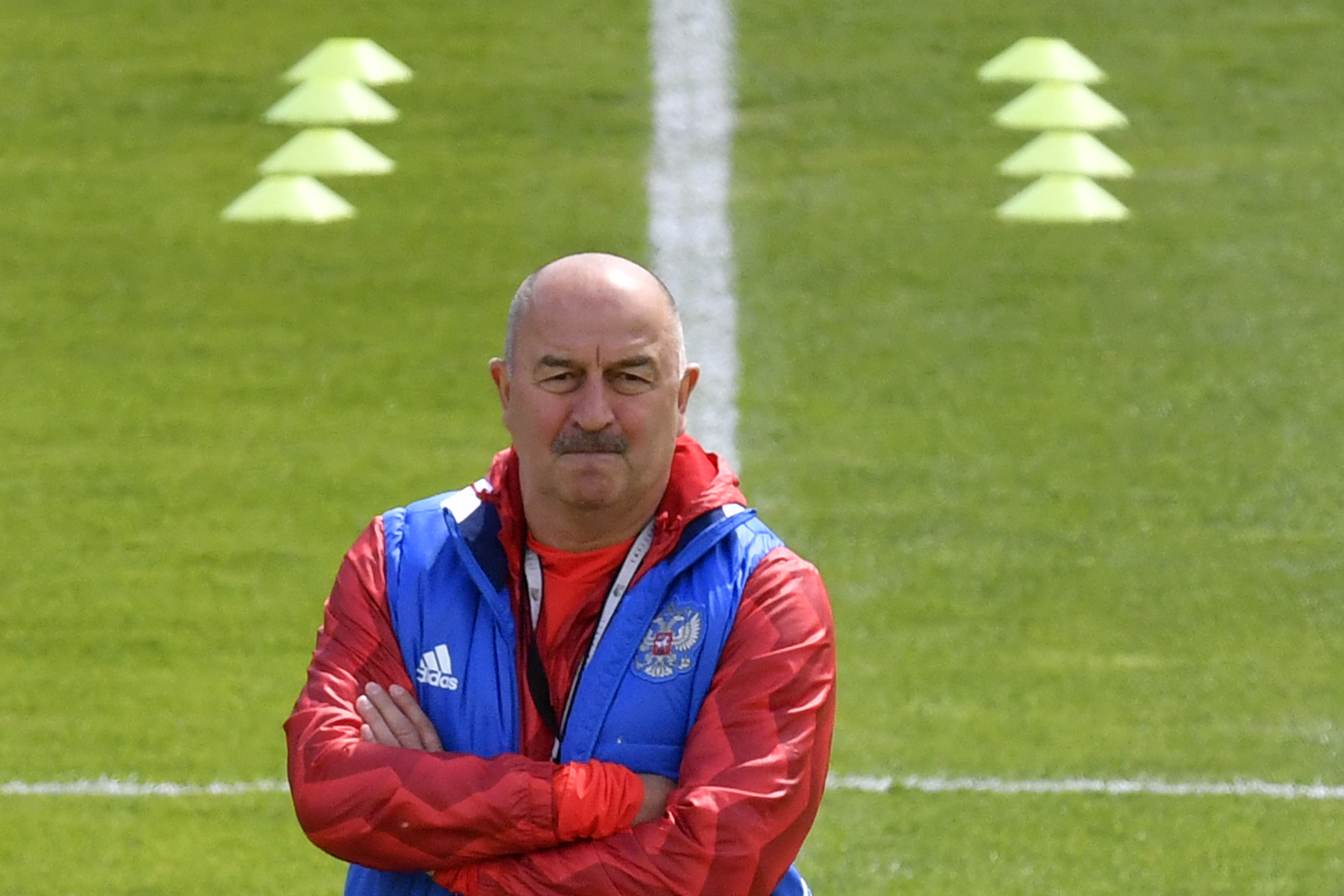 Russia's national football team head coach Stanislav Cherchesov leads a training session on June 7, 2017 at Moscow's Eduard Streltsov Stadium, as part of the team's preparation for the upcoming 2017 FIFA Confederations Cup. / AFP PHOTO / Yuri KADOBNOV        (Photo credit should read YURI KADOBNOV/AFP/Getty Images)