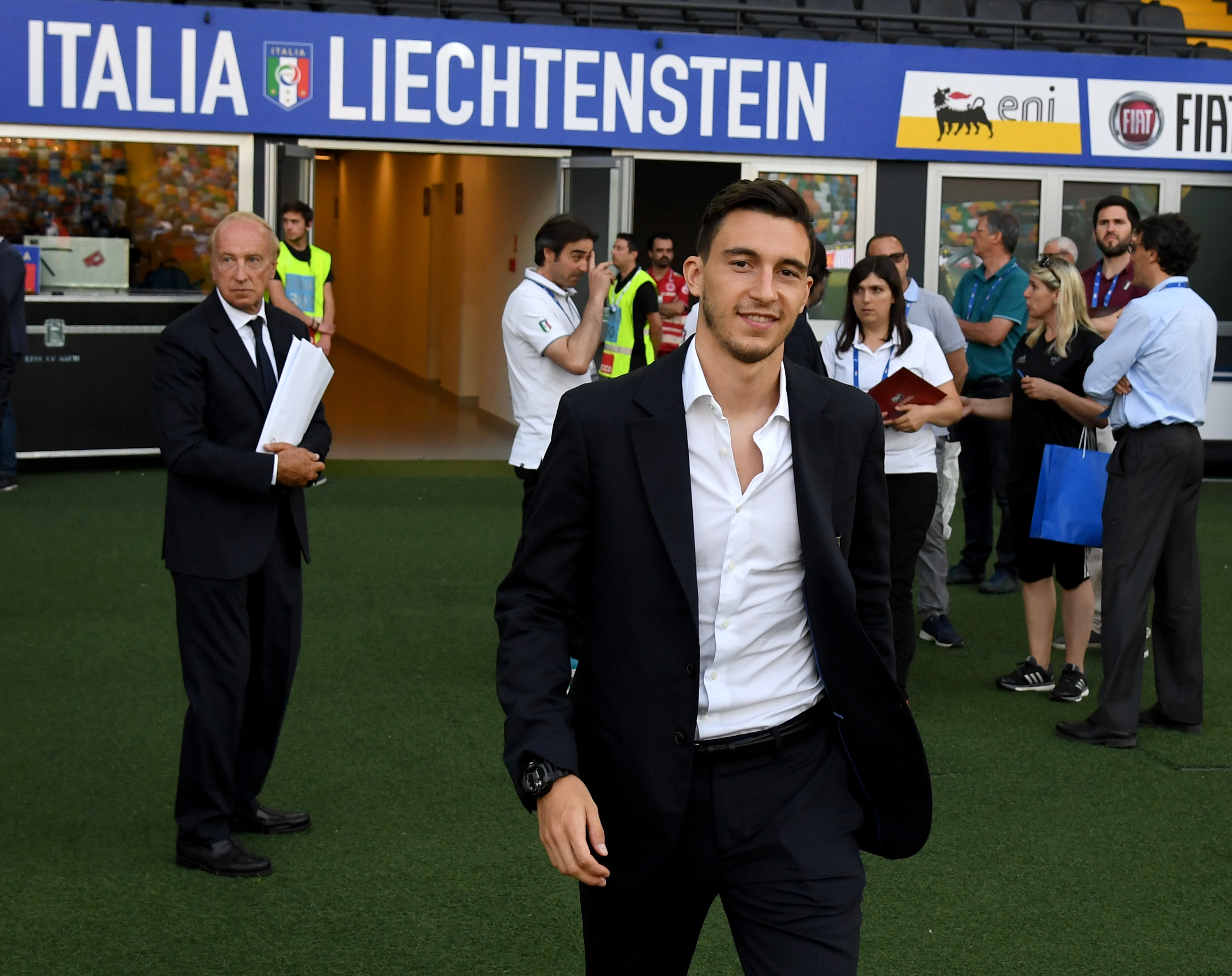 UDINE, ITALY - JUNE 10:  Matteo Darmian of Italy looks on during Italy walk around at Stadio Friuli on June 10, 2017 in Udine, Italy.  (Photo by Claudio Villa/Getty Images)