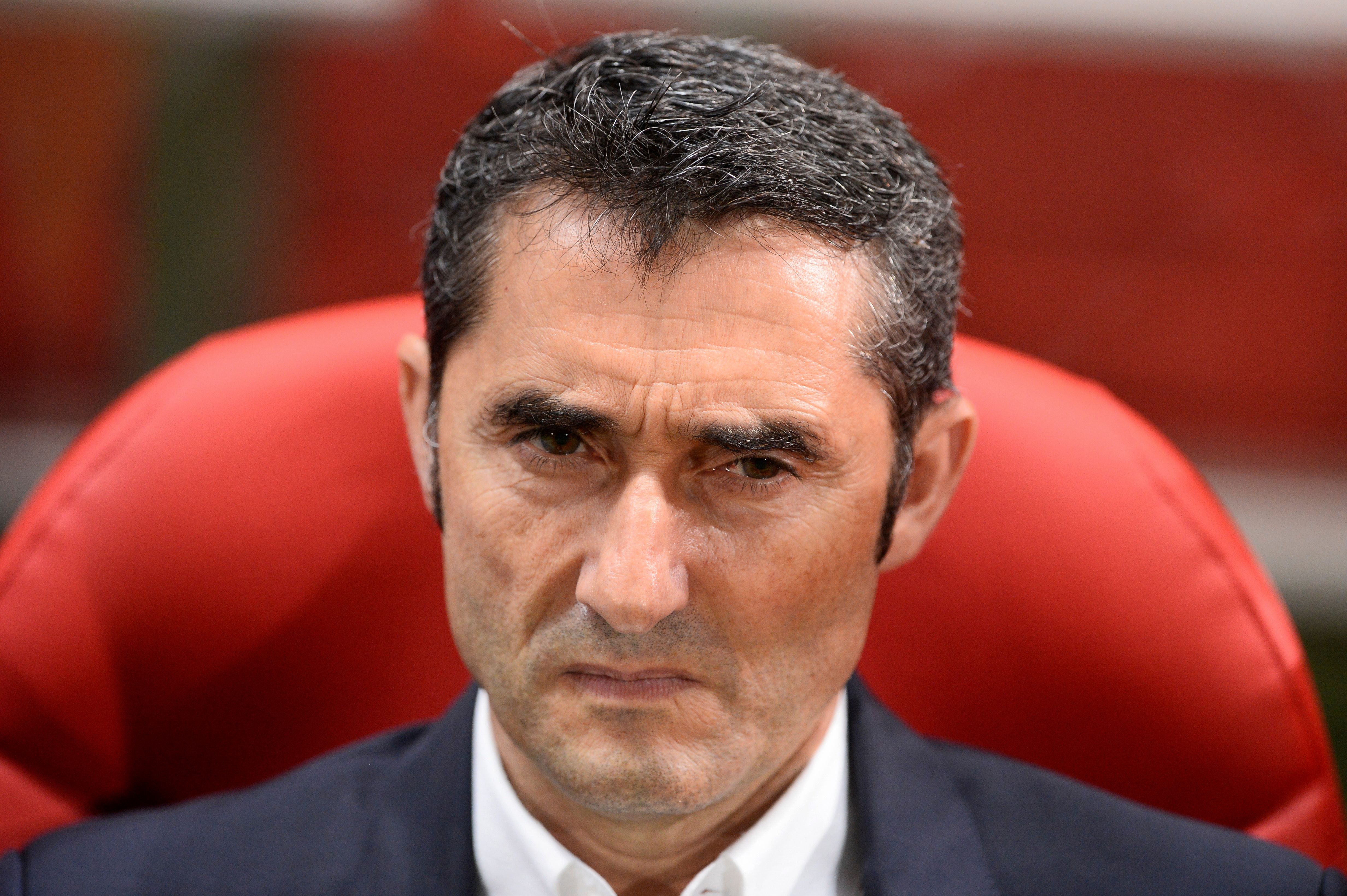 Barcelona's coach from Spain Ernesto Valverde looks on before the Spanish league football match Girona FC vs FC Barcelona at the Montilivi stadium in Girona on September 23, 2017. / AFP PHOTO / Josep LAGO        (Photo credit should read JOSEP LAGO/AFP/Getty Images)