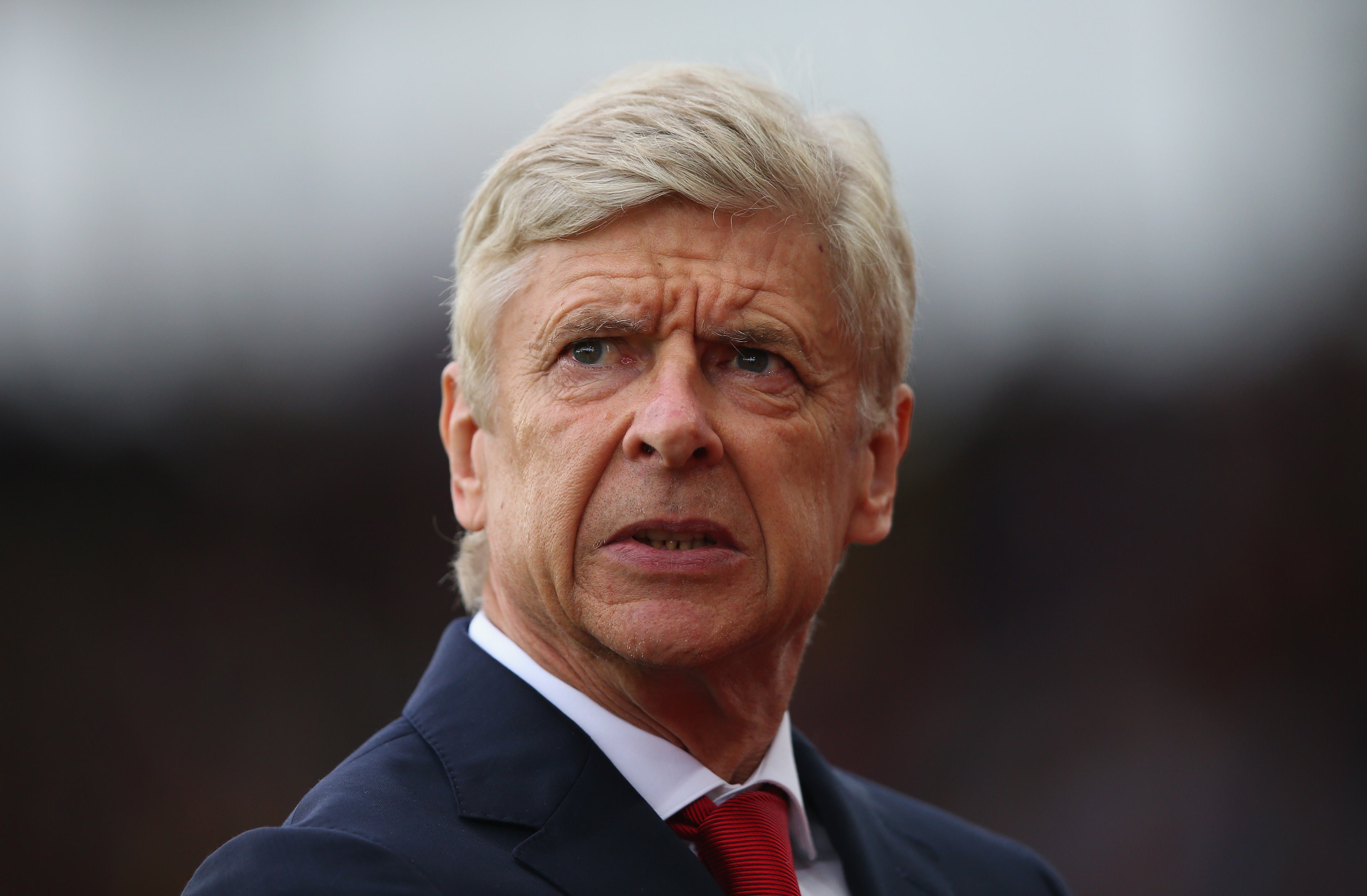 STOKE ON TRENT, ENGLAND - AUGUST 19:  Arsene Wenger, Manager of Arsenal looks on prior to the Premier League match between Stoke City and Arsenal at Bet365 Stadium on August 19, 2017 in Stoke on Trent, England.  (Photo by Alex Livesey/Getty Images)