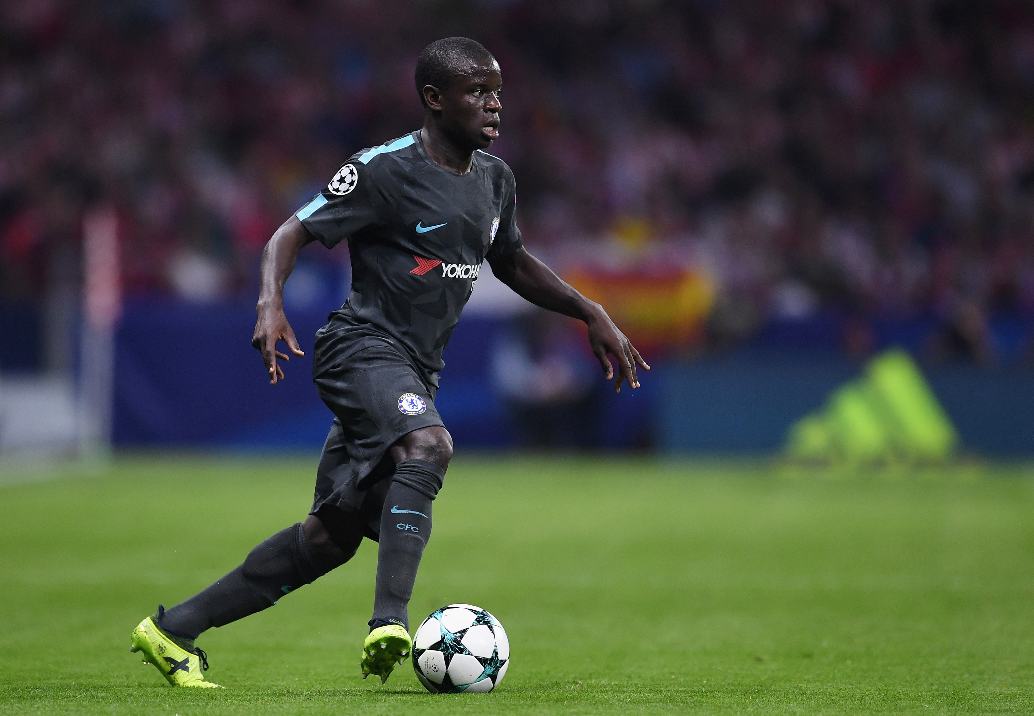 MADRID, SPAIN - SEPTEMBER 27:  N'Golo Kante of Chelsea in action during the UEFA Champions League group C match between Atletico Madrid and Chelsea FC at Estadio Wanda Metropolitano on September 27, 2017 in Madrid, Spain.  (Photo by David Ramos/Getty Images)