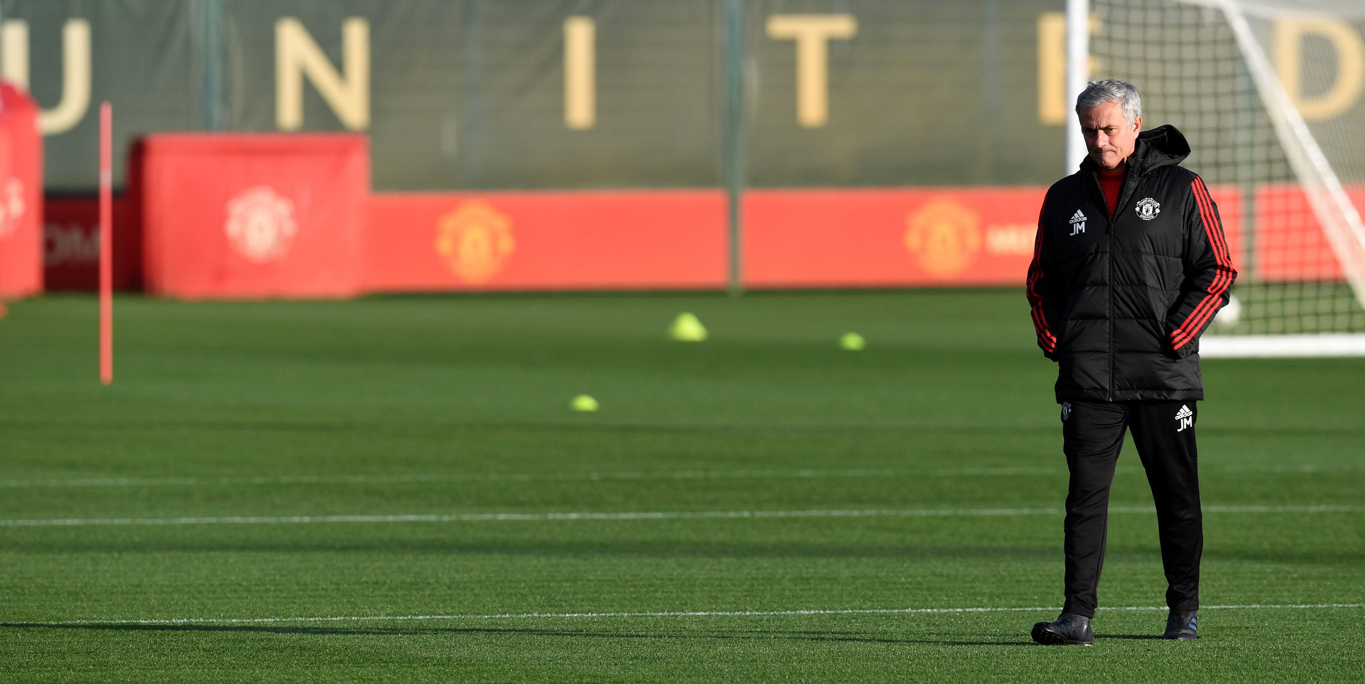 Manchester United's Portuguese manager Jose Mourinho attends a team training session at the club's training complex near Carrington, west of Manchester in north west England on October 30, 2017, on the eve of their UEFA Champions League Group A football match against SL Benfica. / AFP PHOTO / Paul ELLIS        (Photo credit should read PAUL ELLIS/AFP/Getty Images)