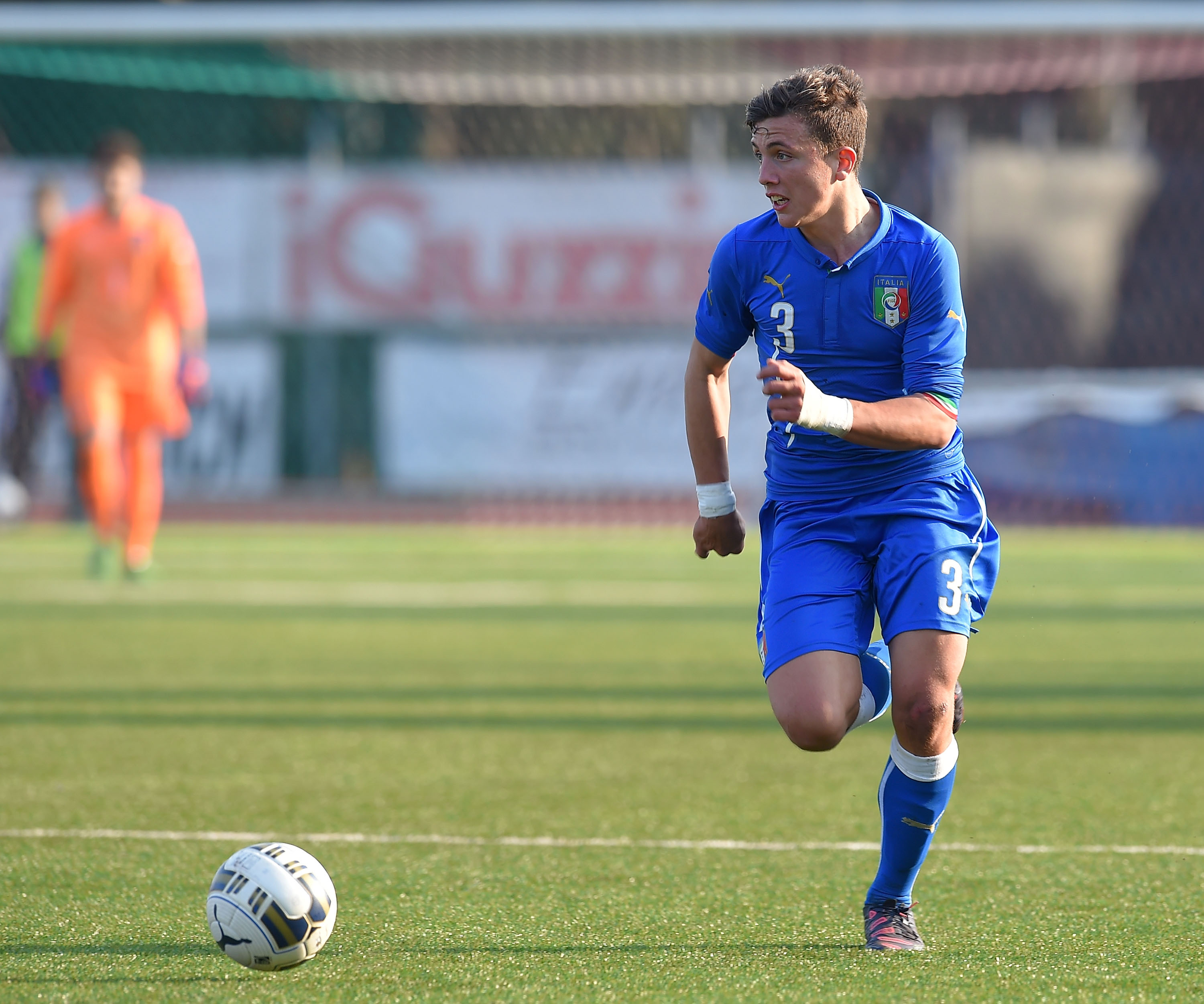 RECANATI, ITALY - MARCH 18:  Luca Pellegrini of Italy in action during the international friendly match between U16 Italy and U16 Germany on March 18, 2015 in Recanati, Italy.  (Photo by Giuseppe Bellini/Getty Images)