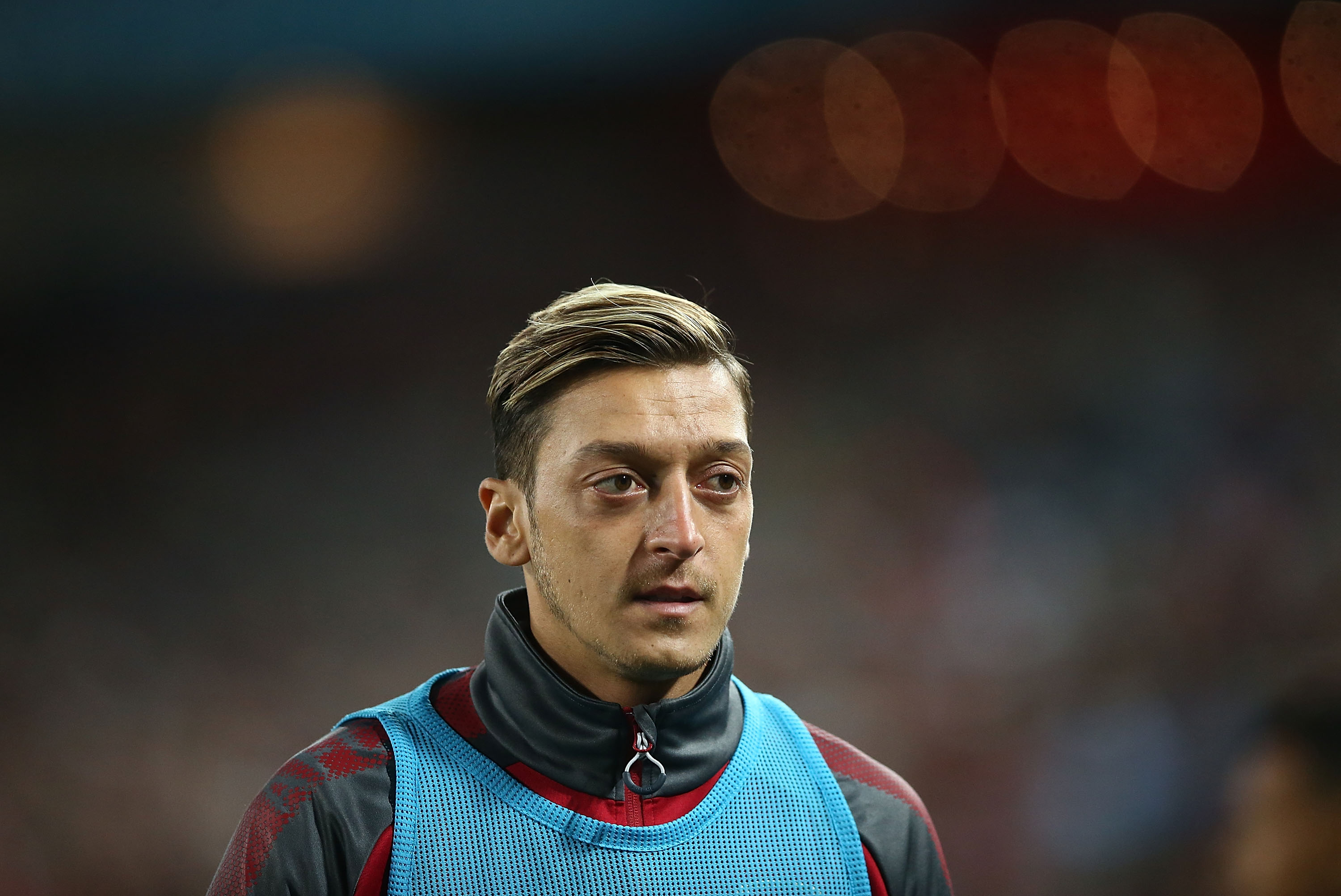 SYDNEY, AUSTRALIA - JULY 15:  Mesut Ozil of Arsenal looks on during the match between the Western Sydney Wanderers and Arsenal FC at ANZ Stadium on July 15, 2017 in Sydney, Australia.  (Photo by Mark Metcalfe/Getty Images)
