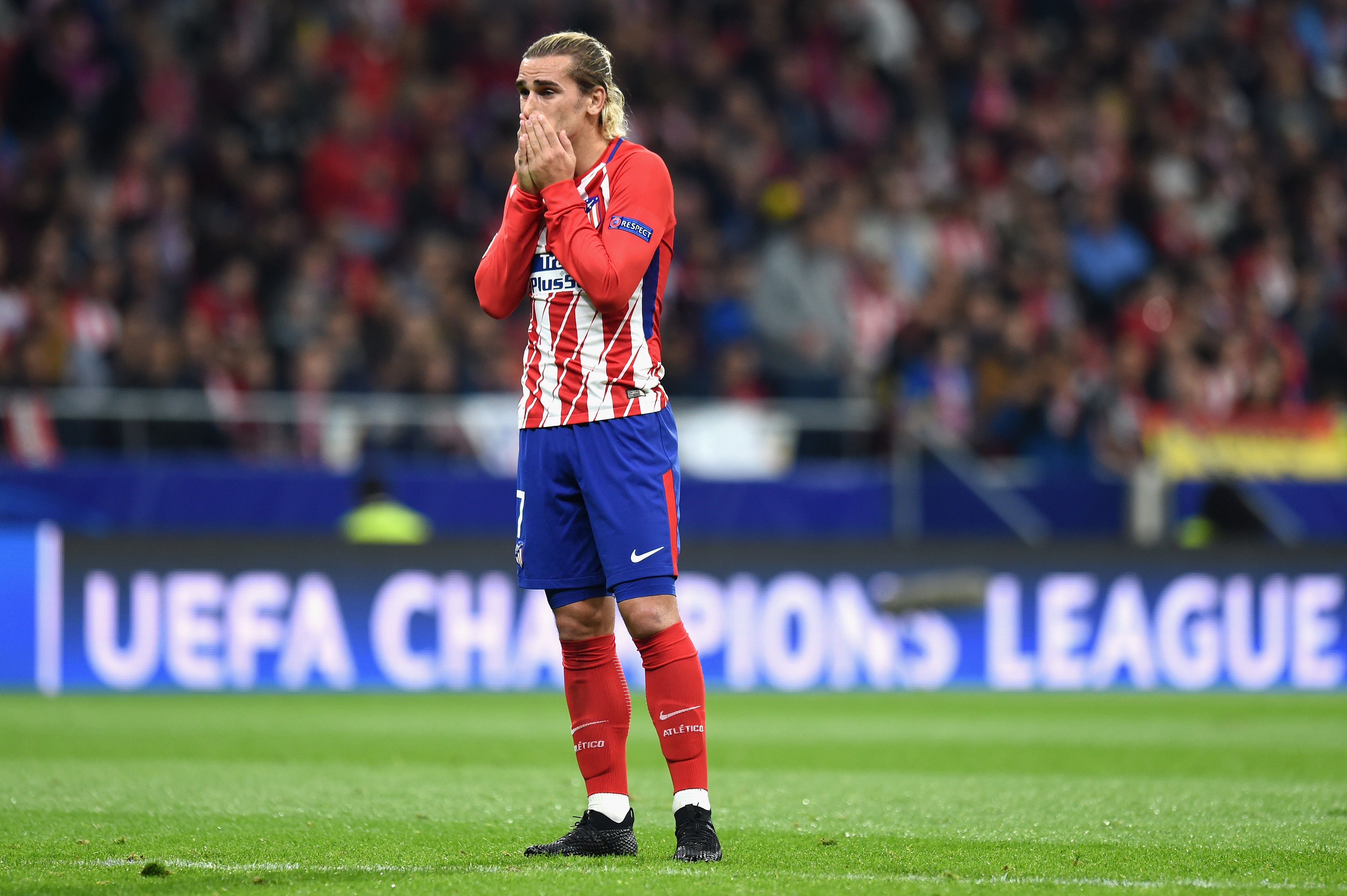 MADRID, SPAIN - OCTOBER 31:  Antoine Griezmann of Atletico Madrid looks dejected during the UEFA Champions League group C match between Atletico Madrid and Qarabag FK at Estadio Wanda Metropolitano on October 31, 2017 in Madrid, Spain.  (Photo by Denis Doyle/Getty Images)