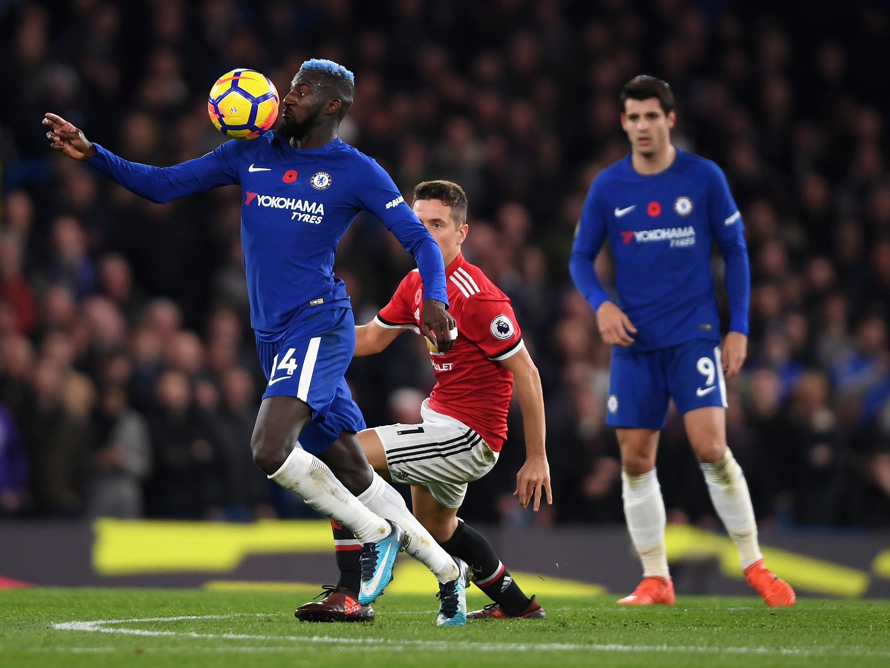 LONDON, ENGLAND - NOVEMBER 05: Tiemoue Bakayoko of Chelsea in action during the Premier League match between Chelsea and Manchester United at Stamford Bridge on November 5, 2017 in London, England.  (Photo by Mike Hewitt/Getty Images)