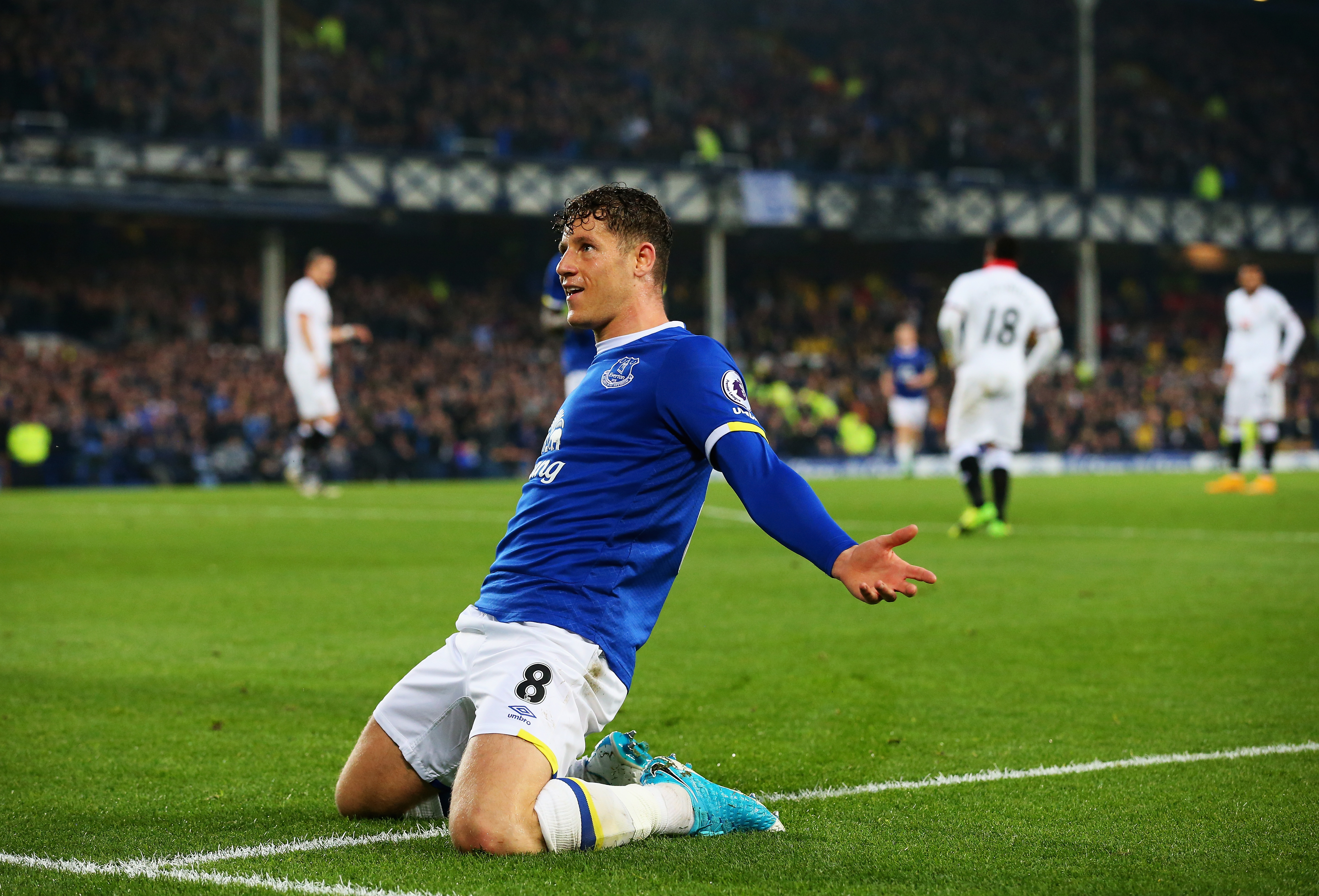 LIVERPOOL, ENGLAND - MAY 12:  Ross Barkley of Everton celebrates scoring his sides first goal during the Premier League match between Everton and Watford at Goodison Park on May 12, 2017 in Liverpool, England.  (Photo by Alex Livesey/Getty Images)