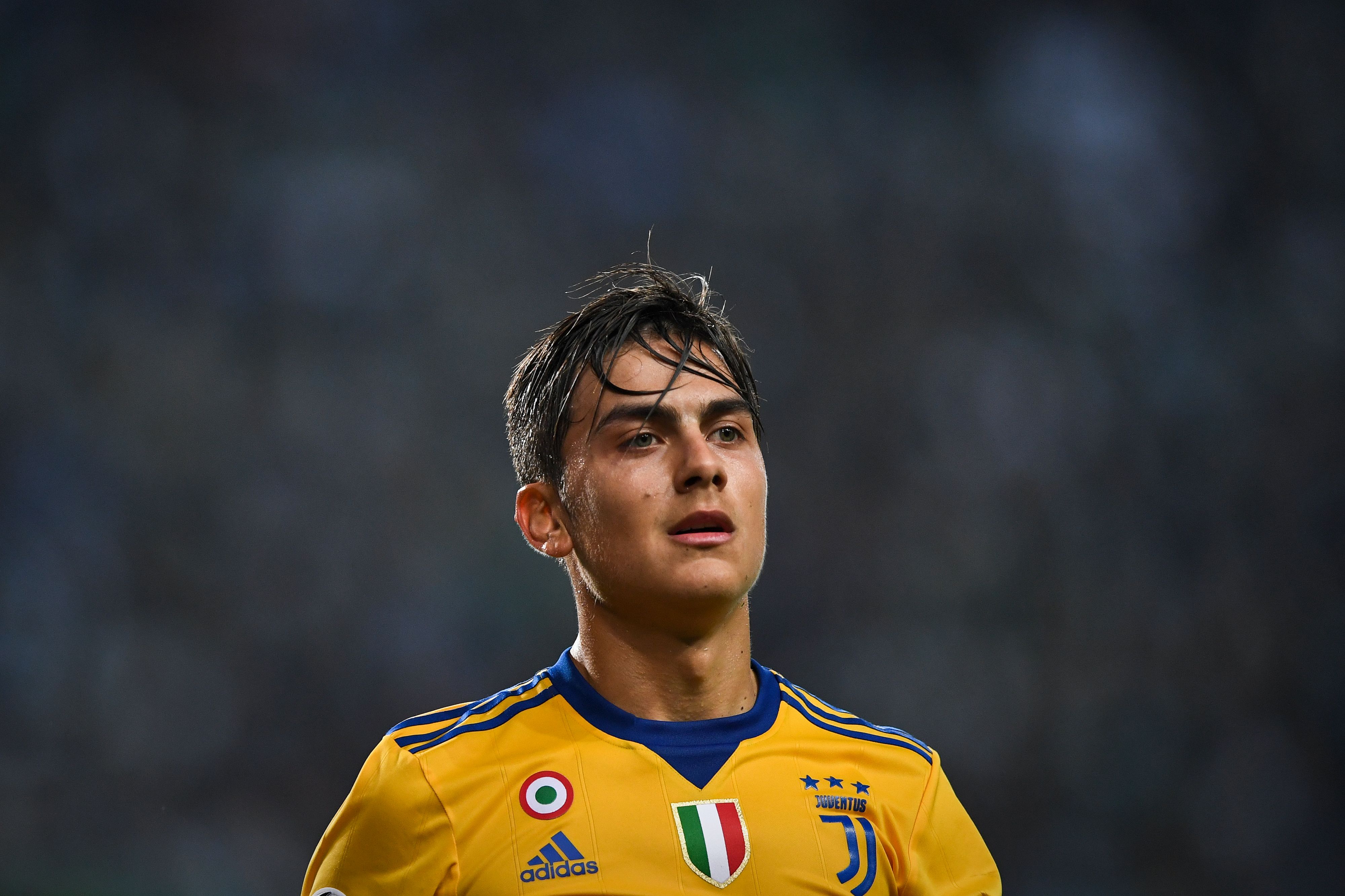 Juventus' Argentinian forward Paulo Dybala looks on during the Champions League, Group D, football match Sporting CP vs Juventus FC at Alvalade stadium in Lisbon on October 31, 2017.  / AFP PHOTO / PATRICIA DE MELO MOREIRA        (Photo credit should read PATRICIA DE MELO MOREIRA/AFP/Getty Images)