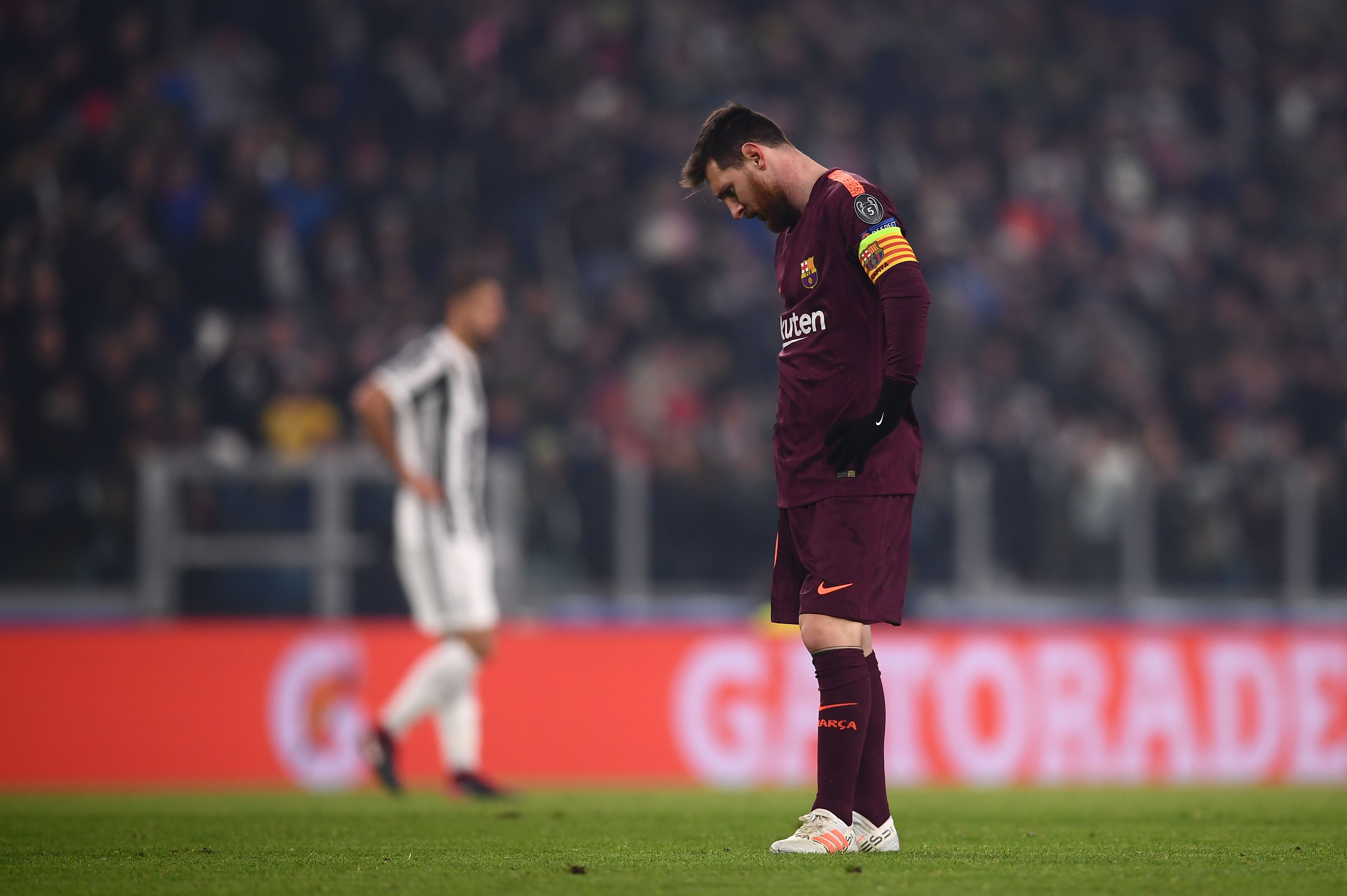 Barcelona's Argentinian forward Lionel Messi reacts during the UEFA Champions League Group D football match Juventus Barcelona on November 22, 2017 at the Juventus stadium in Turin.  / AFP PHOTO / Marco BERTORELLO        (Photo credit should read MARCO BERTORELLO/AFP/Getty Images)