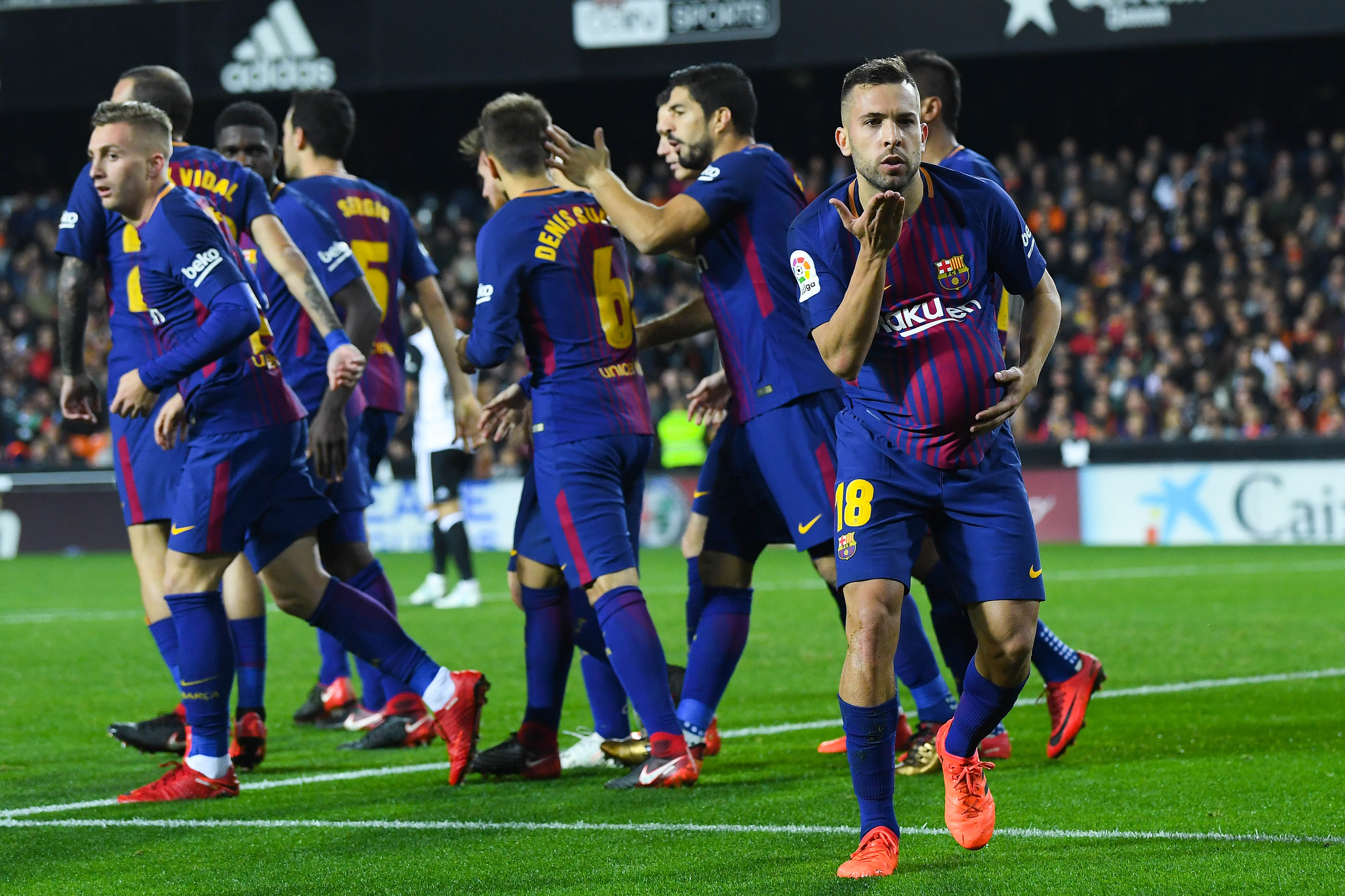 VALENCIA, SPAIN - NOVEMBER 26:  Jordi Alba of FC Barcelona celebrates after scoring his team's first goal during the La Liga match between Valencia and Barcelona at Mestalla stadium on November 26, 2017 in Valencia, Spain.  (Photo by David Ramos/Getty Images)