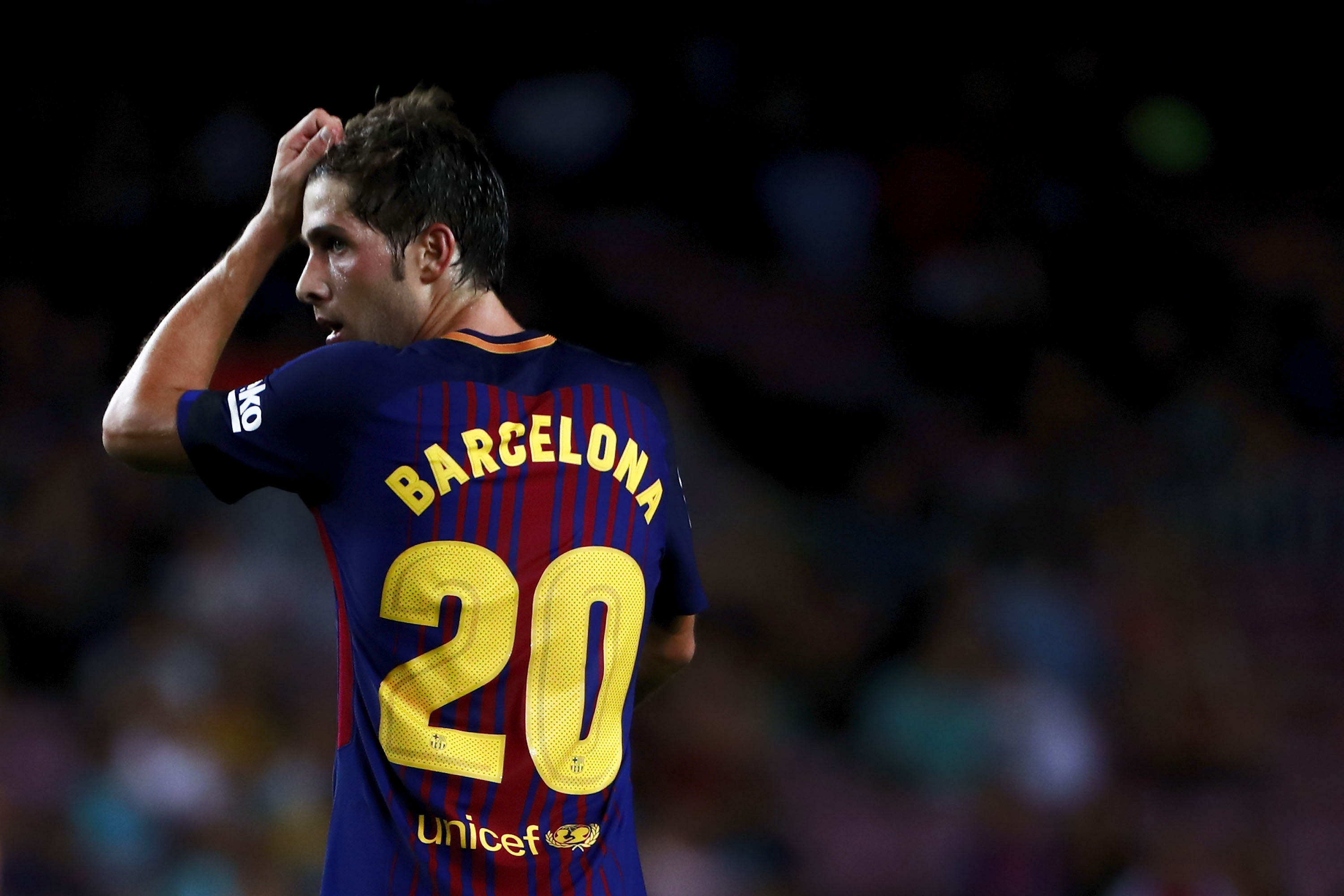 BARCELONA, SPAIN - AUGUST 20: Sergi Roberto of FC Barcelona gestures during the La Liga match between FC Barcelona and Real Betis Balompie at Camp Nou stadium on August 20, 2017 in Barcelona, Spain. (Photo by Gonzalo Arroyo Moreno/Getty Images)