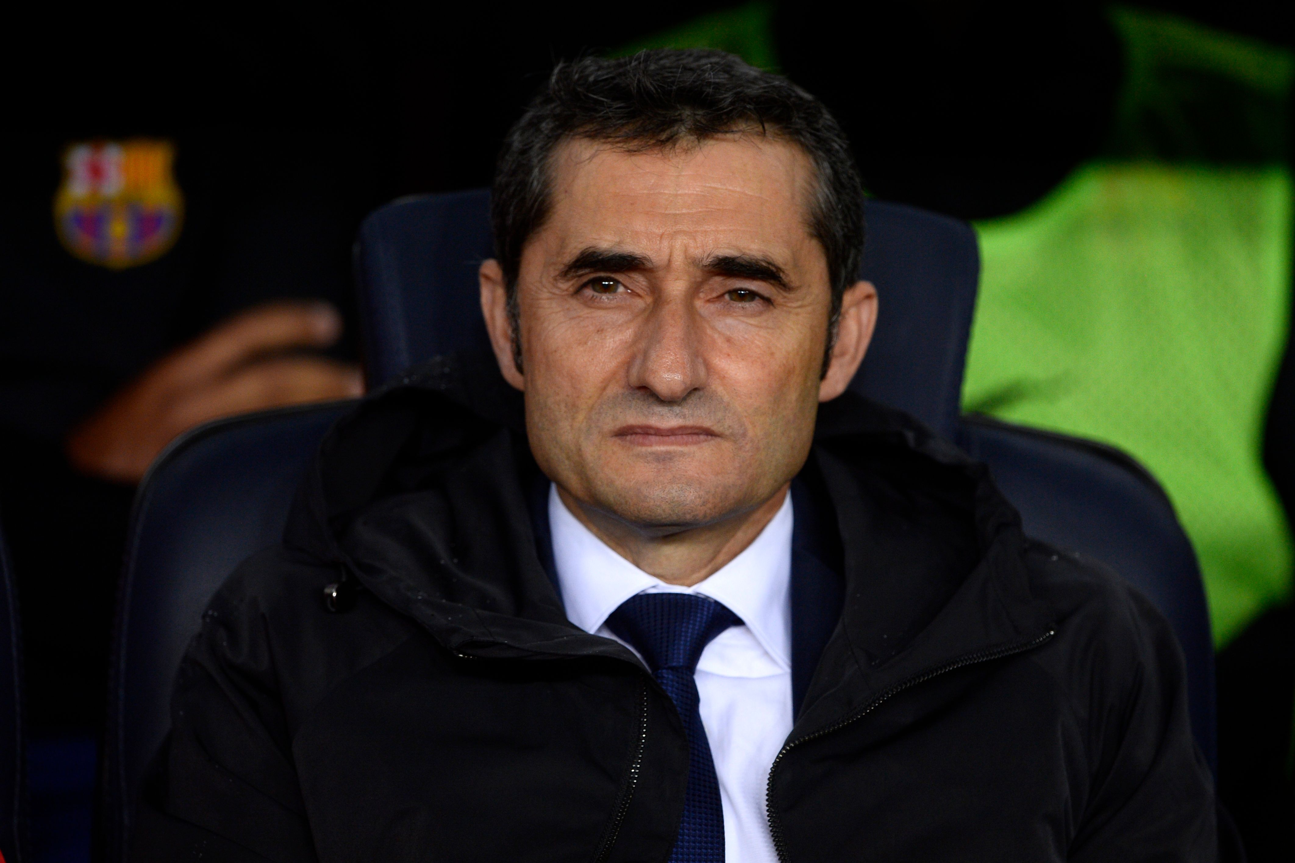 Barcelona's Spanish coach Ernesto Valverde attends the Spanish league football match FC Barcelona vs Sevilla FC at the Camp Nou stadium in Barcelona on November 4, 2017. / AFP PHOTO / Josep LAGO        (Photo credit should read JOSEP LAGO/AFP/Getty Images)