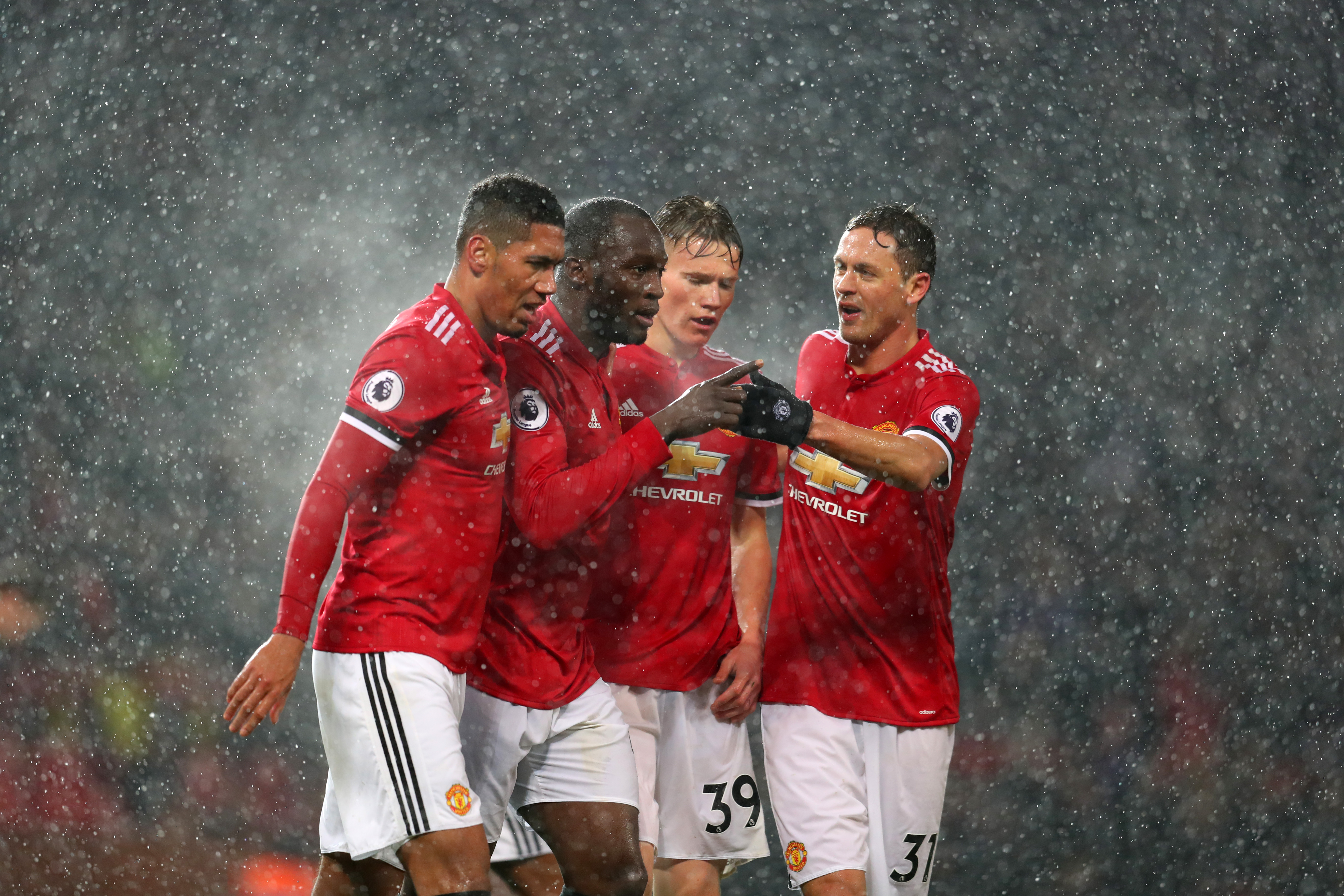 MANCHESTER, ENGLAND - DECEMBER 13:  Romelu Lukaku of Manchester United celebrates after scoring his sides first goal during the Premier League match between Manchester United and AFC Bournemouth at Old Trafford on December 13, 2017 in Manchester, England. (Photo by Catherine Ivill/Getty Images)