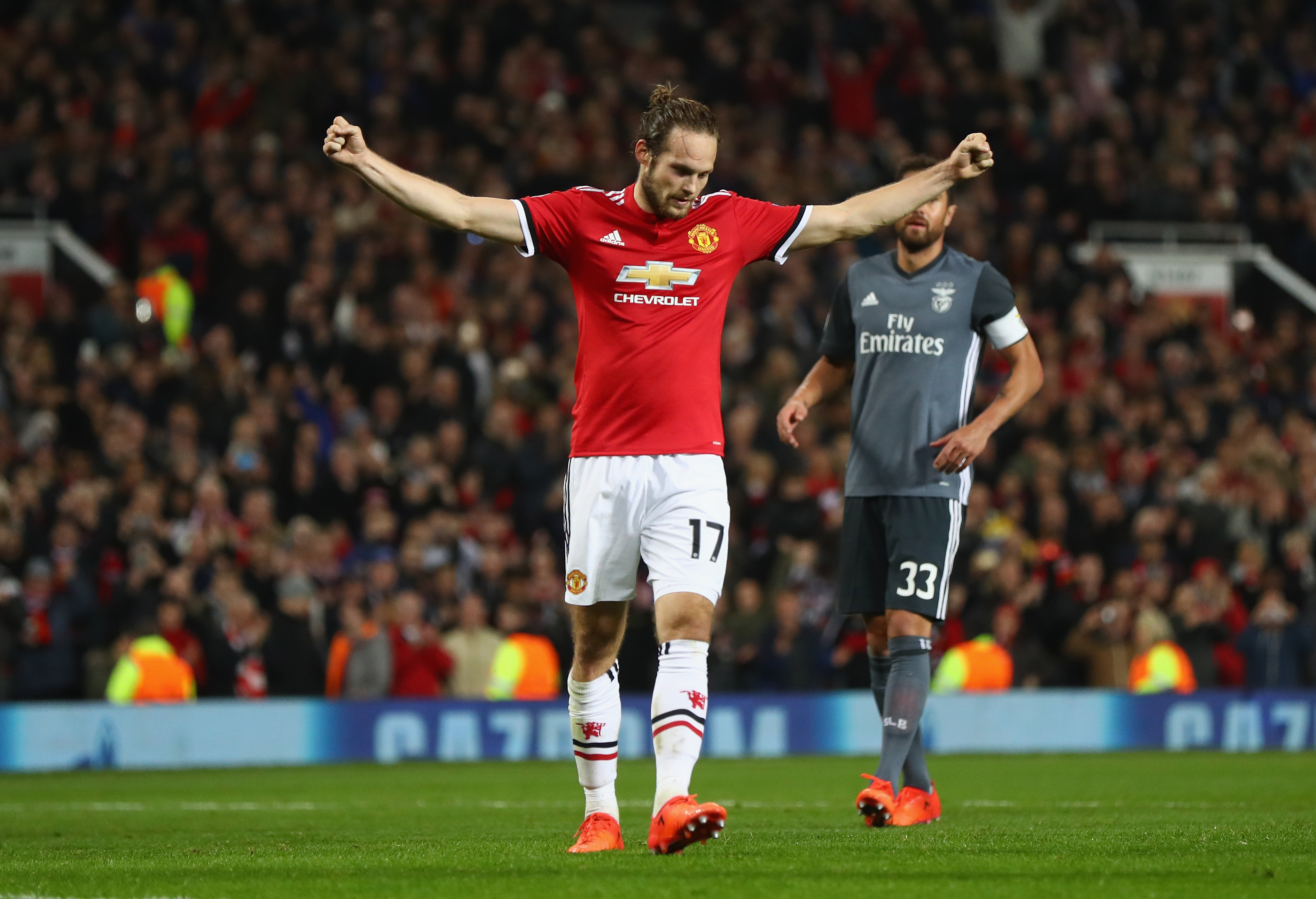 MANCHESTER, ENGLAND - OCTOBER 31: Daley Blind of Manchester United celebrates scoring a penalty, his side's second goal during the UEFA Champions League group A match between Manchester United and SL Benfica at Old Trafford on October 31, 2017 in Manchester, United Kingdom.  (Photo by Michael Steele/Getty Images)