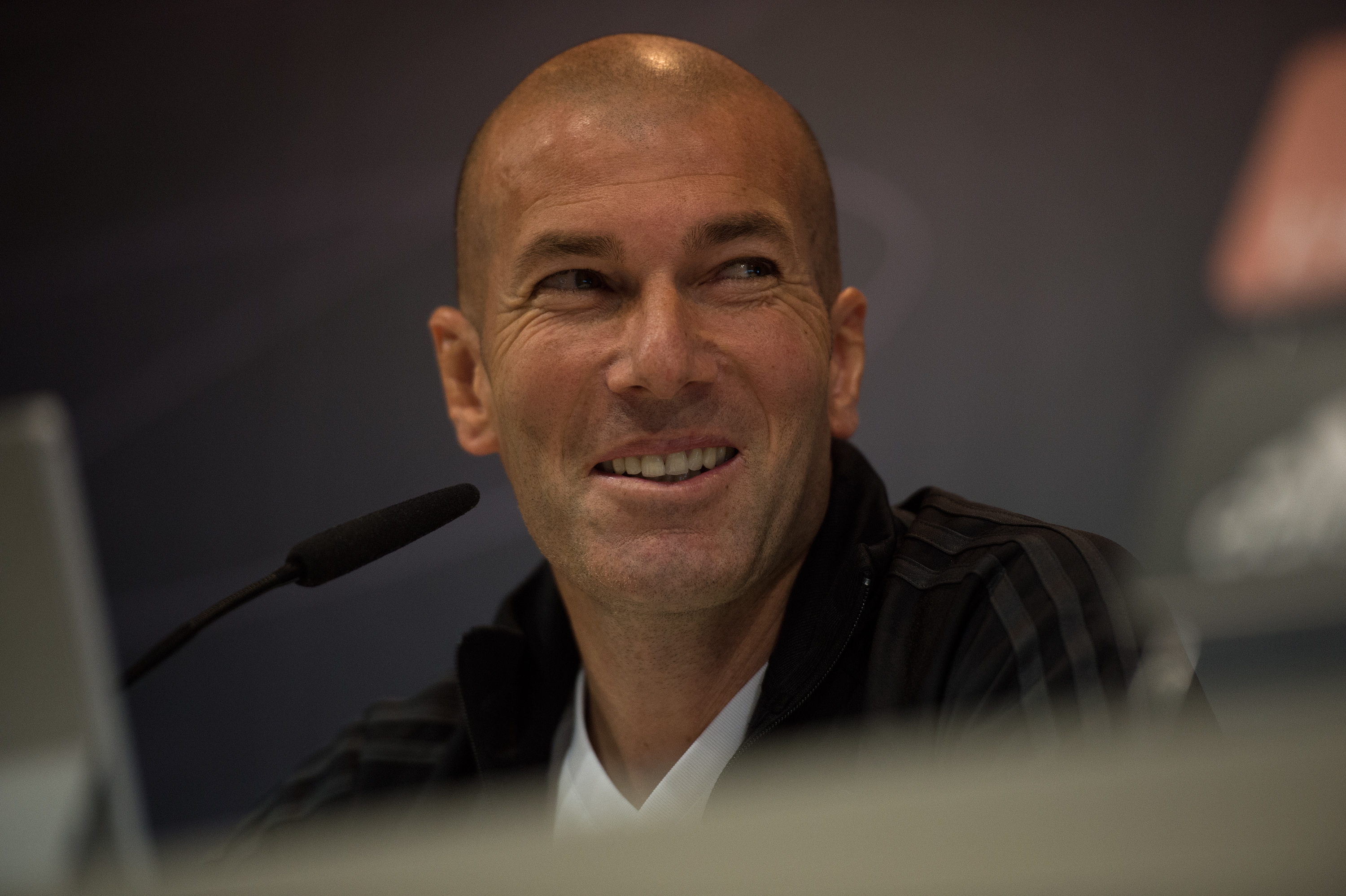 MADRID, SPAIN - DECEMBER 22:  Zinedine Zidane, Manager of Real Madrid smiles during the Real press conference at Valdebebas training ground on December 22, 2017 in Madrid, Spain. (Photo by Denis Doyle/Getty Images)