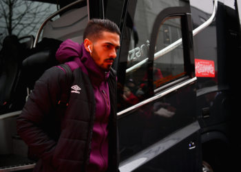 BOURNEMOUTH, ENGLAND - DECEMBER 26: Manuel Lanzini of West Ham United arrives at the stadium prior to the Premier League match between AFC Bournemouth and West Ham United at Vitality Stadium on December 26, 2017 in Bournemouth, England.  (Photo by Dan Mullan/Getty Images)