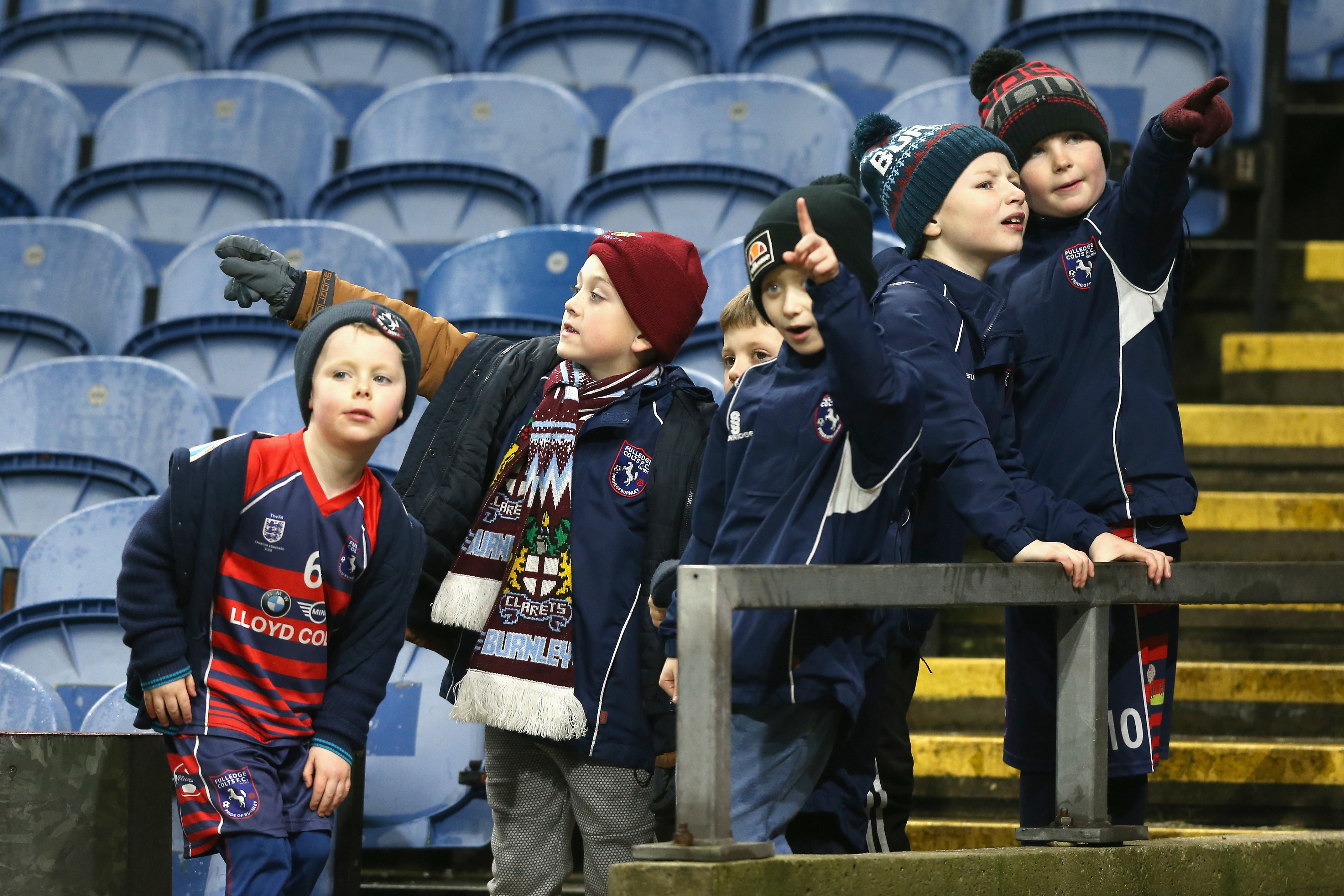 BURNLEY, ENGLAND - DECEMBER 23:  Young Burnley fans await kick off prior to the Premier League match between Burnley and Tottenham Hotspur at Turf Moor on December 23, 2017 in Burnley, England.  (Photo by Nigel Roddis/Getty Images)
