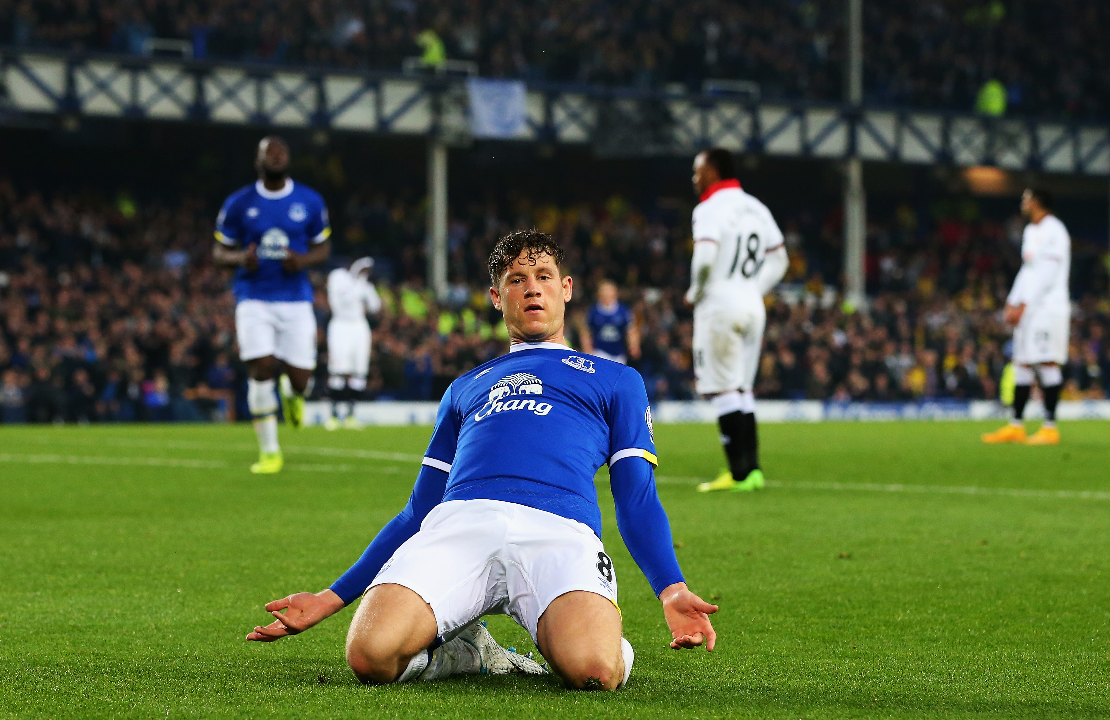 LIVERPOOL, ENGLAND - MAY 12:  Ross Barkley of Everton celebrates scoring his sides first goal during the Premier League match between Everton and Watford at Goodison Park on May 12, 2017 in Liverpool, England.  (Photo by Alex Livesey/Getty Images)