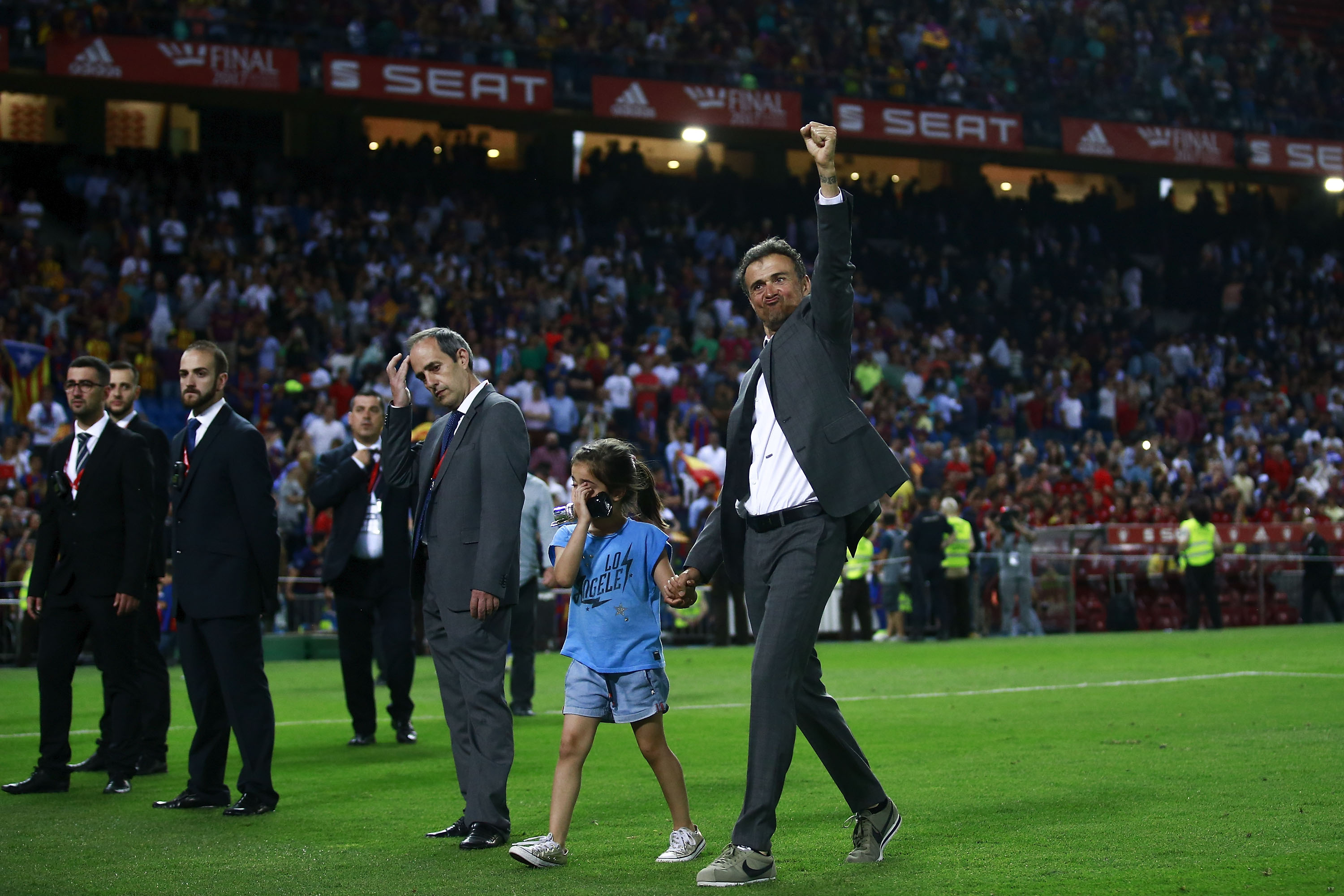 MADRID, SPAIN - MAY 27:  Head coach Luis Enrique Martinez of FC Barcelona celebrates after winning the Copa Del Rey Final between FC Barcelona and Deportivo Alaves at Vicente Calderon Stadium on May 27, 2017 in Madrid, Spain.  (Photo by Gonzalo Arroyo Moreno/Getty Images)