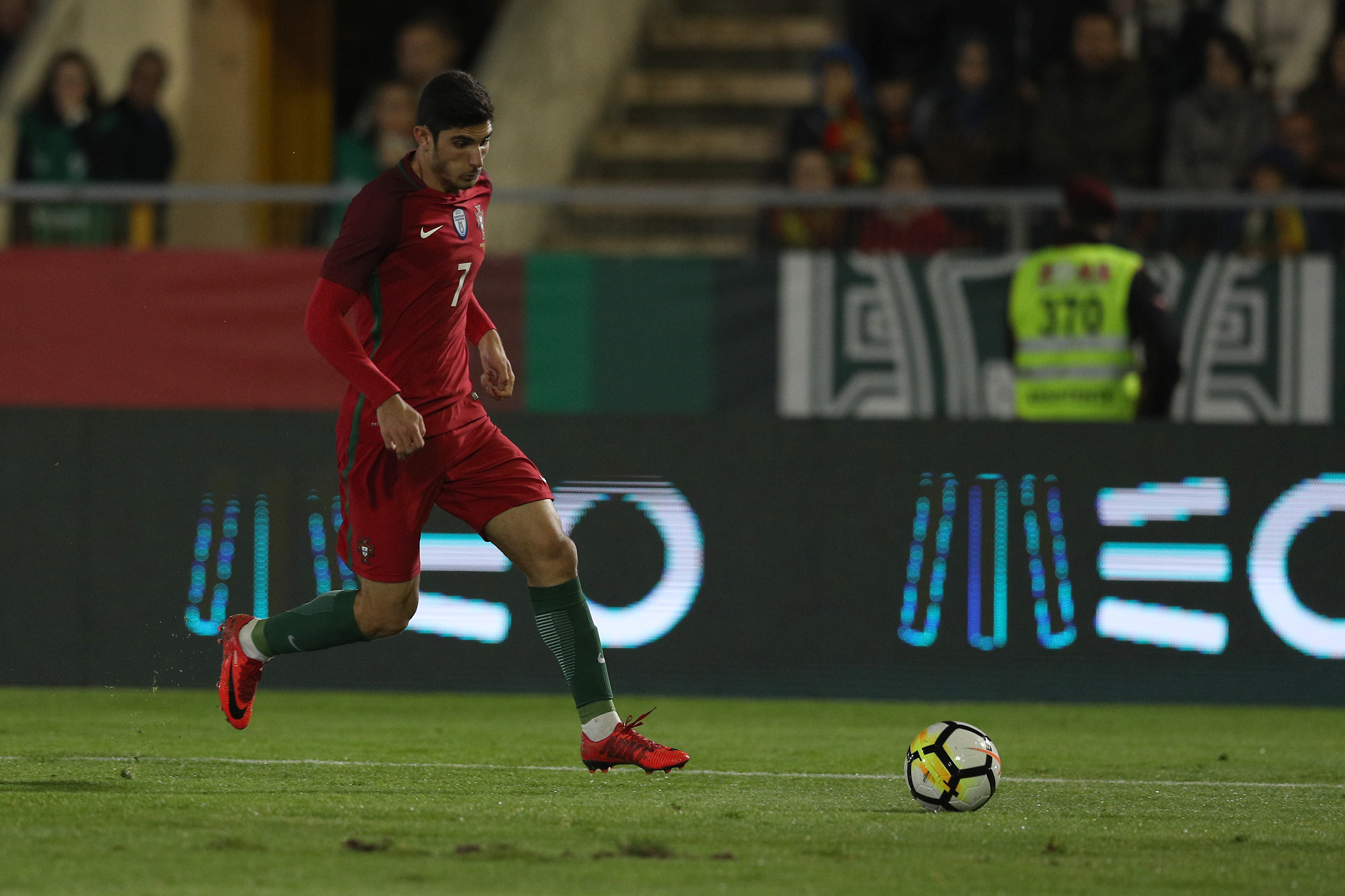 VISEU, PORTUGAL -NOVEMBER 10: Portugal forward Goncalo Guedes during the match between Portugal and Saudi Arabia InternationalFriendly at Estadio do Fontelo, on November 10, 2017 in Viseu, Portugal.  (Photo by Carlos Rodrigues/Getty Images)