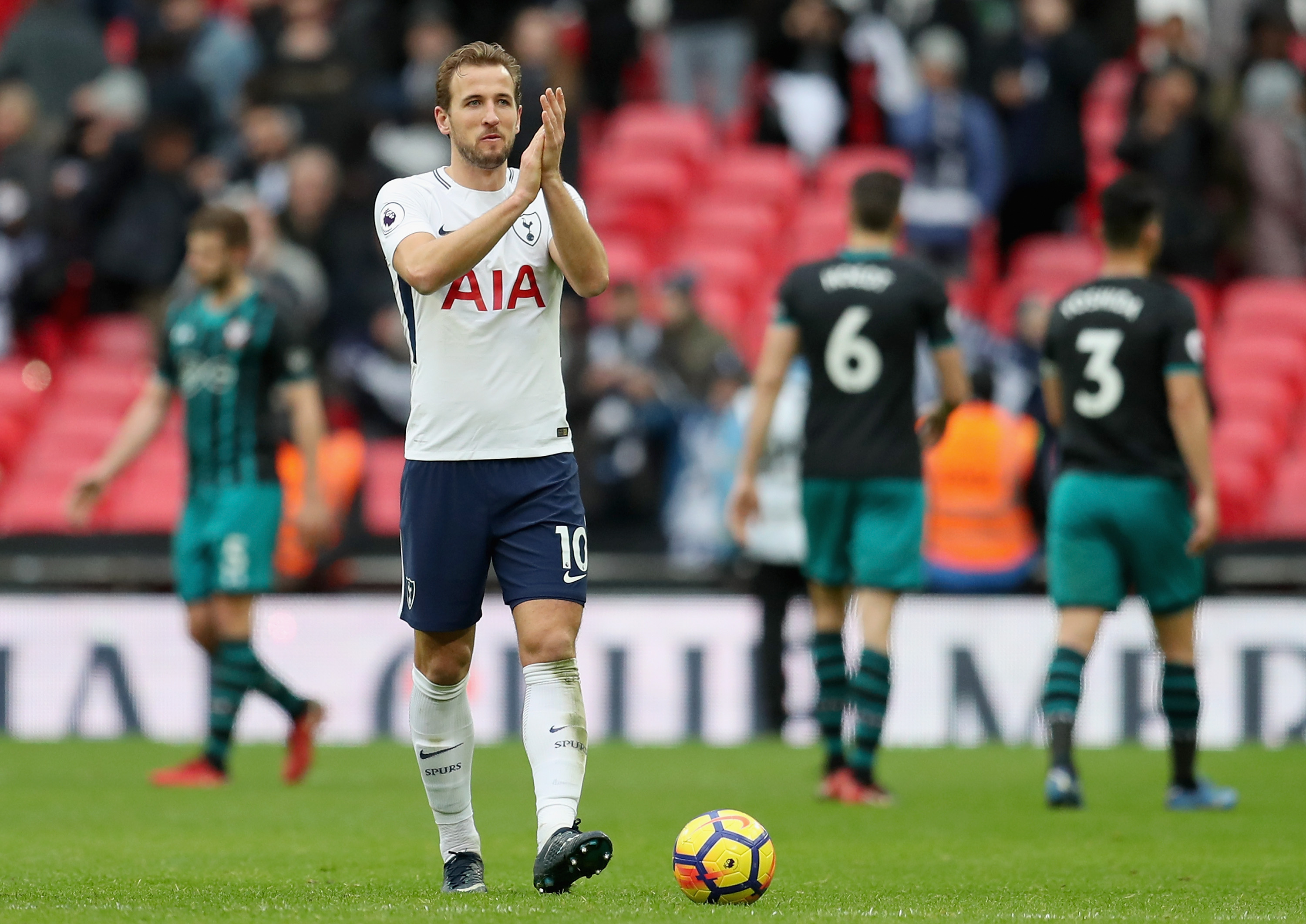 LONDON, ENGLAND - DECEMBER 26: Harry Kane of Tottenham Hotspur shows appreciation to the fans after the Premier League match between Tottenham Hotspur and Southampton at Wembley Stadium on December 26, 2017 in London, England.  (Photo by Catherine Ivill/Getty Images)