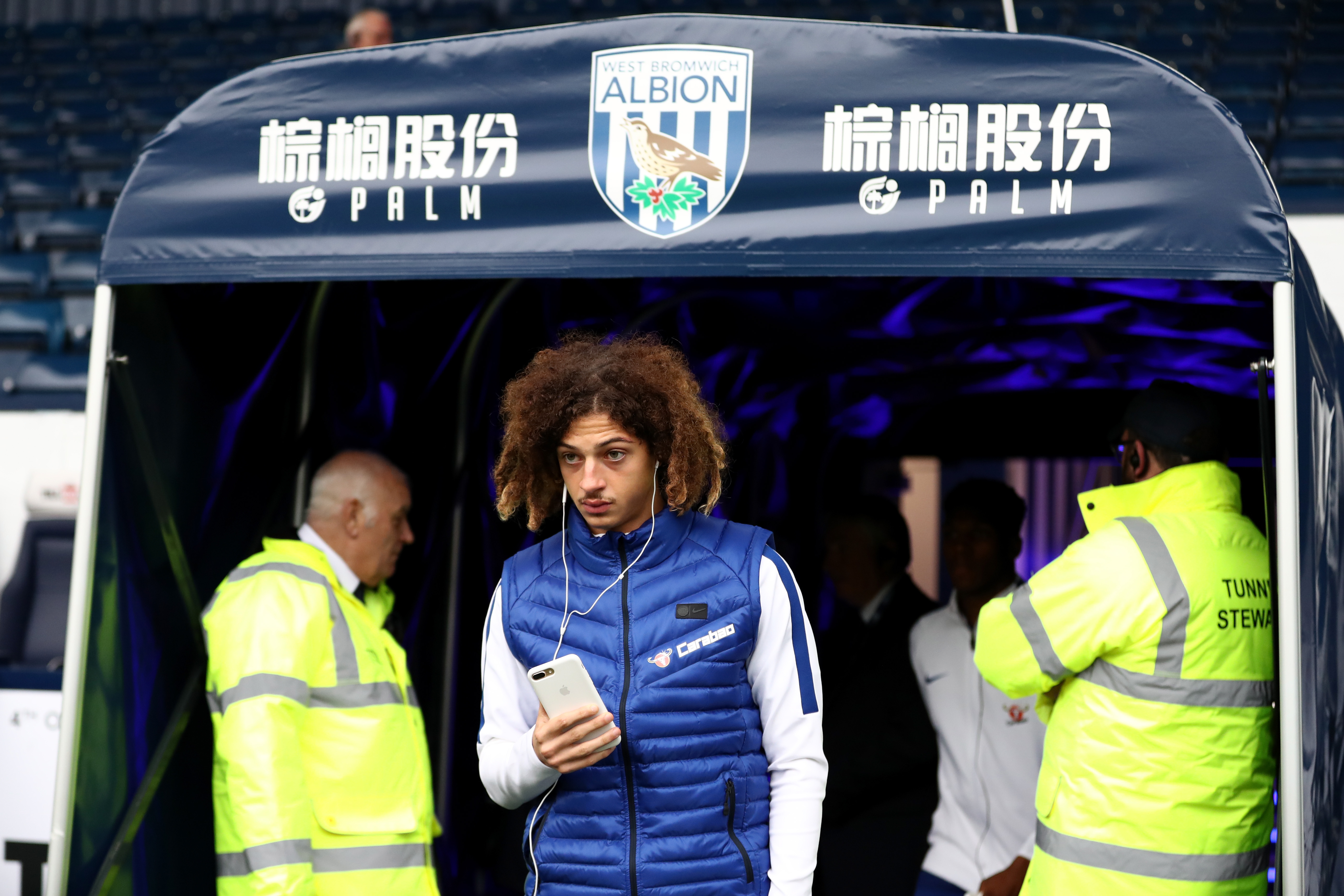WEST BROMWICH, ENGLAND - NOVEMBER 18:  Ethan Ampadu of Chelsea prior to the Premier League match between West Bromwich Albion and Chelsea at The Hawthorns on November 18, 2017 in West Bromwich, England.  (Photo by Catherine Ivill/Getty Images)
