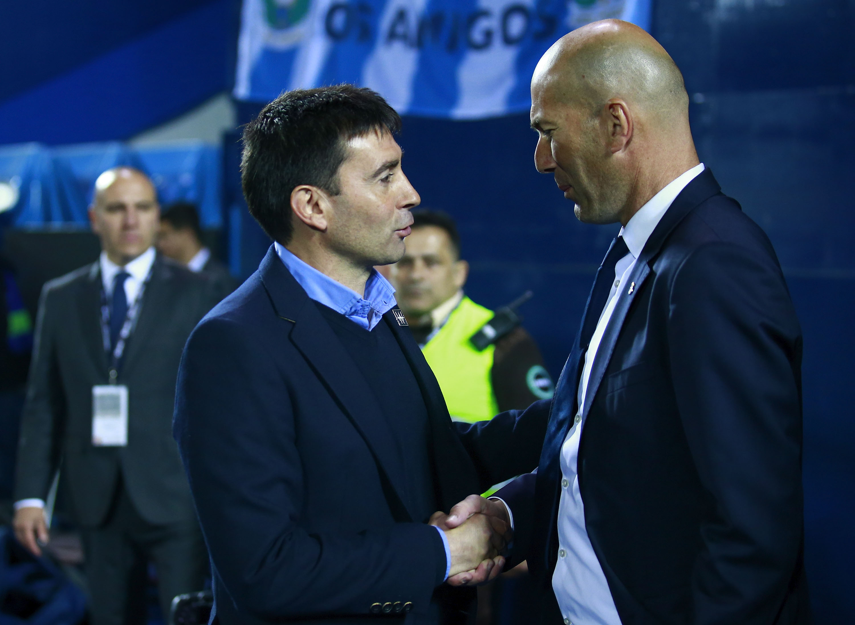 LEGANES, MADRID - APRIL 05: Head coach Asier Garitano (L) (L) shakes hands with coach Zinedine Zidane (R) of Real Madrid CF during the La Liga match between CD Leganes and Real Madrid CF at Estadio Municipal de Butarque on April 5, 2017 in Leganes, Spain.  (Photo by Gonzalo Arroyo Moreno/Getty Images)