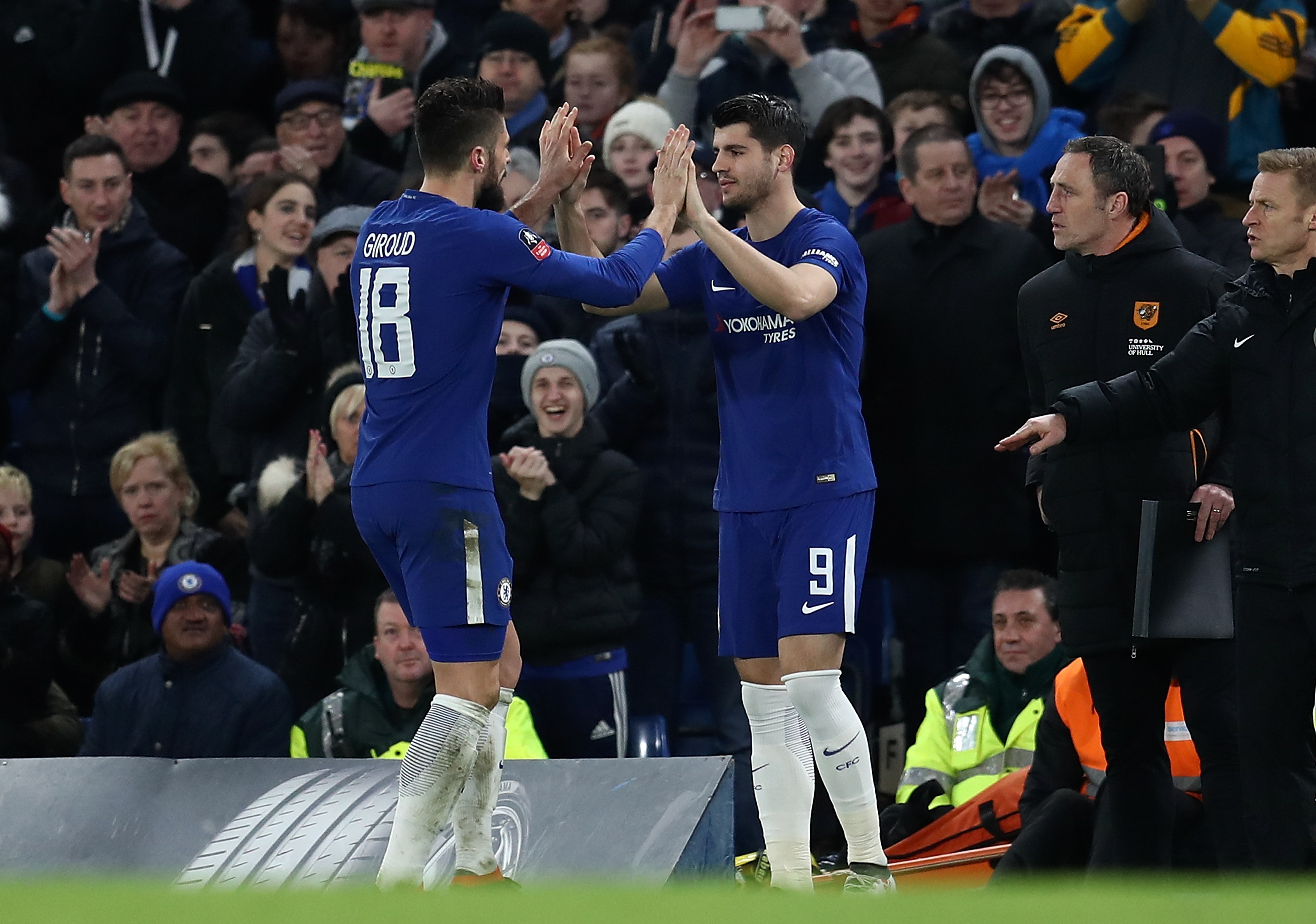 LONDON, ENGLAND - FEBRUARY 16:  Alvaro Morata of Chelsea replaces team mate Olivier Giroud during The Emirates FA Cup Fifth Round match between Chelsea and Hull City at Stamford Bridge on February 16, 2018 in London, England.  (Photo by Catherine Ivill/Getty Images)