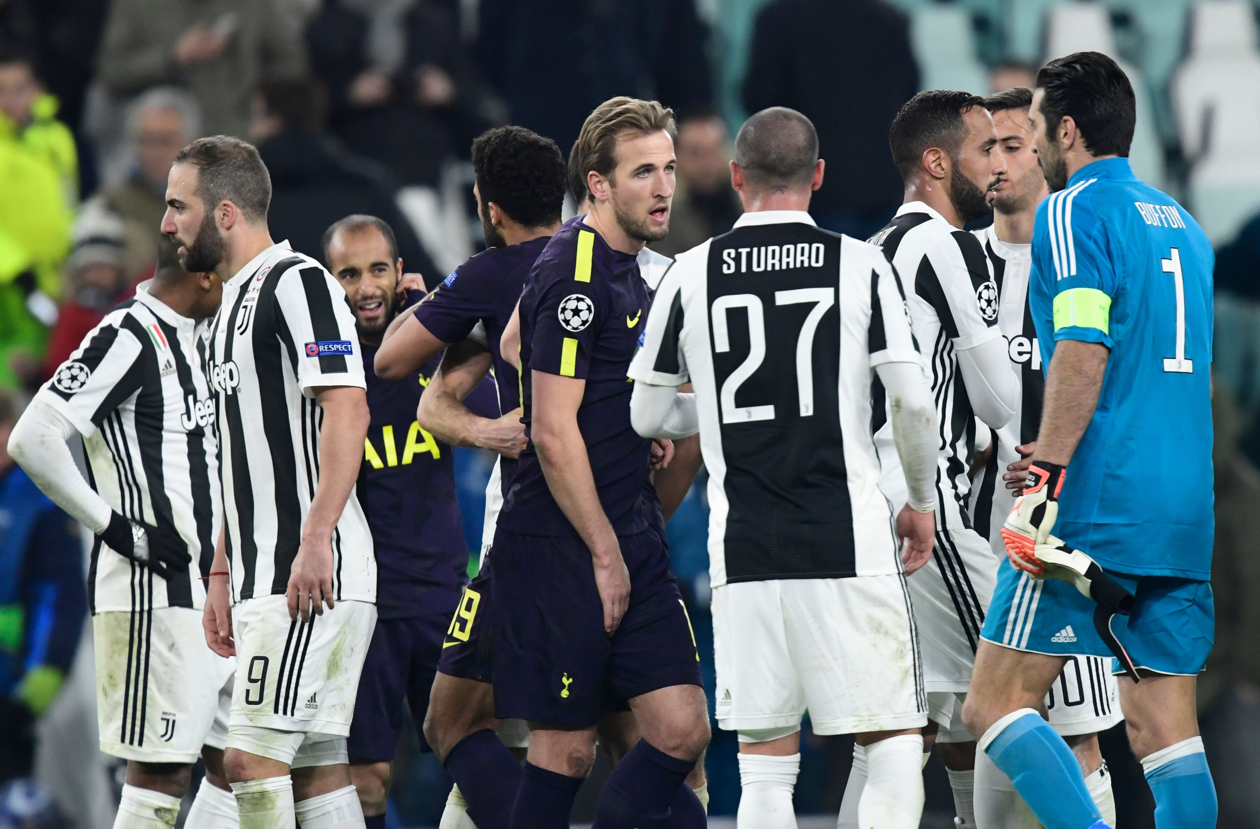 Tottenham Hotspur's English striker Harry Kane (C) looks on after the UEFA Champions League round of sixteen first leg football match between Juventus and Tottenham Hotspur at The Allianz Stadium in Turin on February 13, 2018.  / AFP PHOTO / Miguel MEDINA        (Photo credit should read MIGUEL MEDINA/AFP/Getty Images)