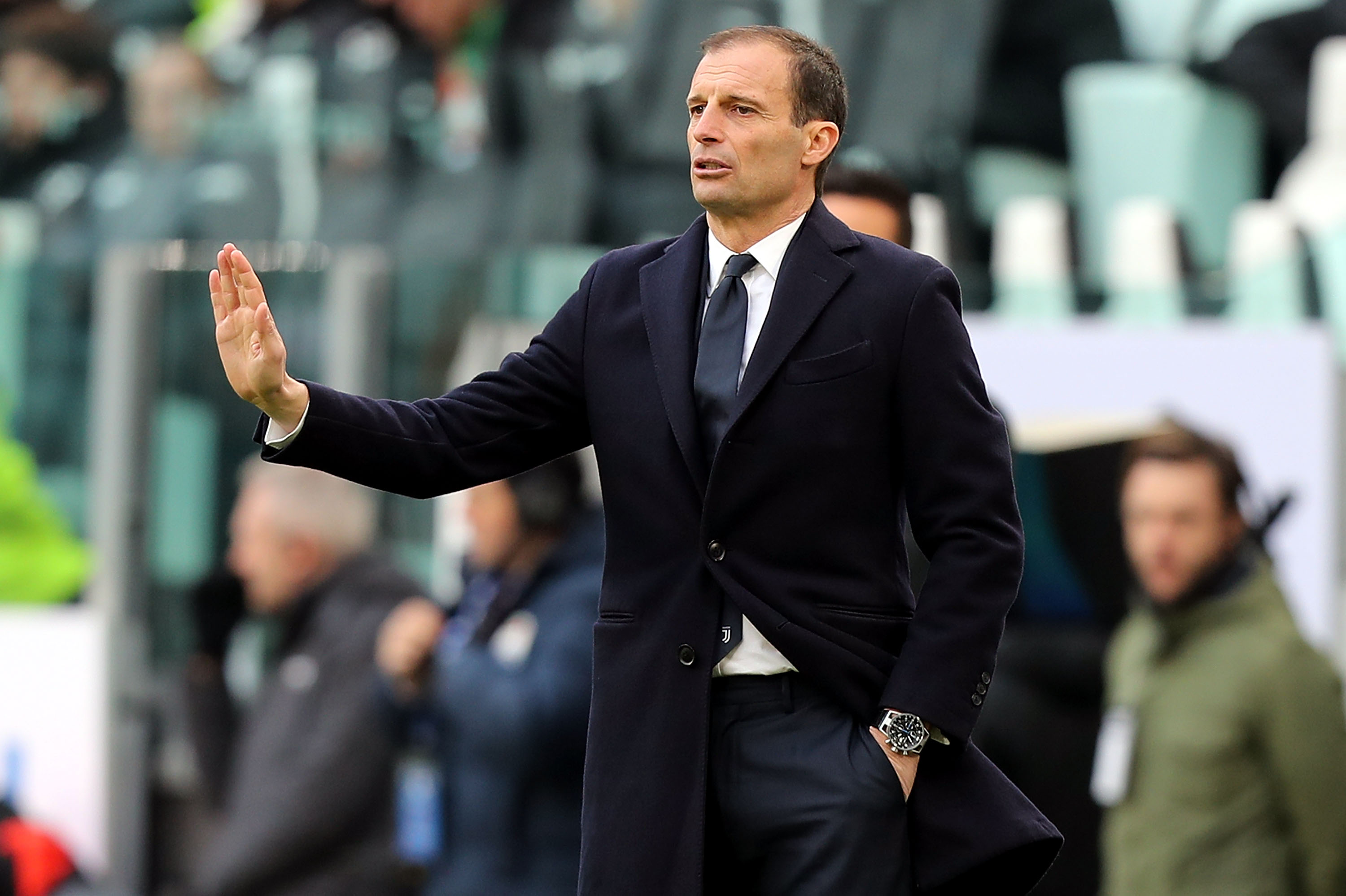TURIN, ITALY - FEBRUARY 04: Massimiliano Allegri manager of Juventus FC gives instructions during the serie A match between Juventus and US Sassuolo on February 4, 2018 in Turin, Italy.  (Photo by Gabriele Maltinti/Getty Images)