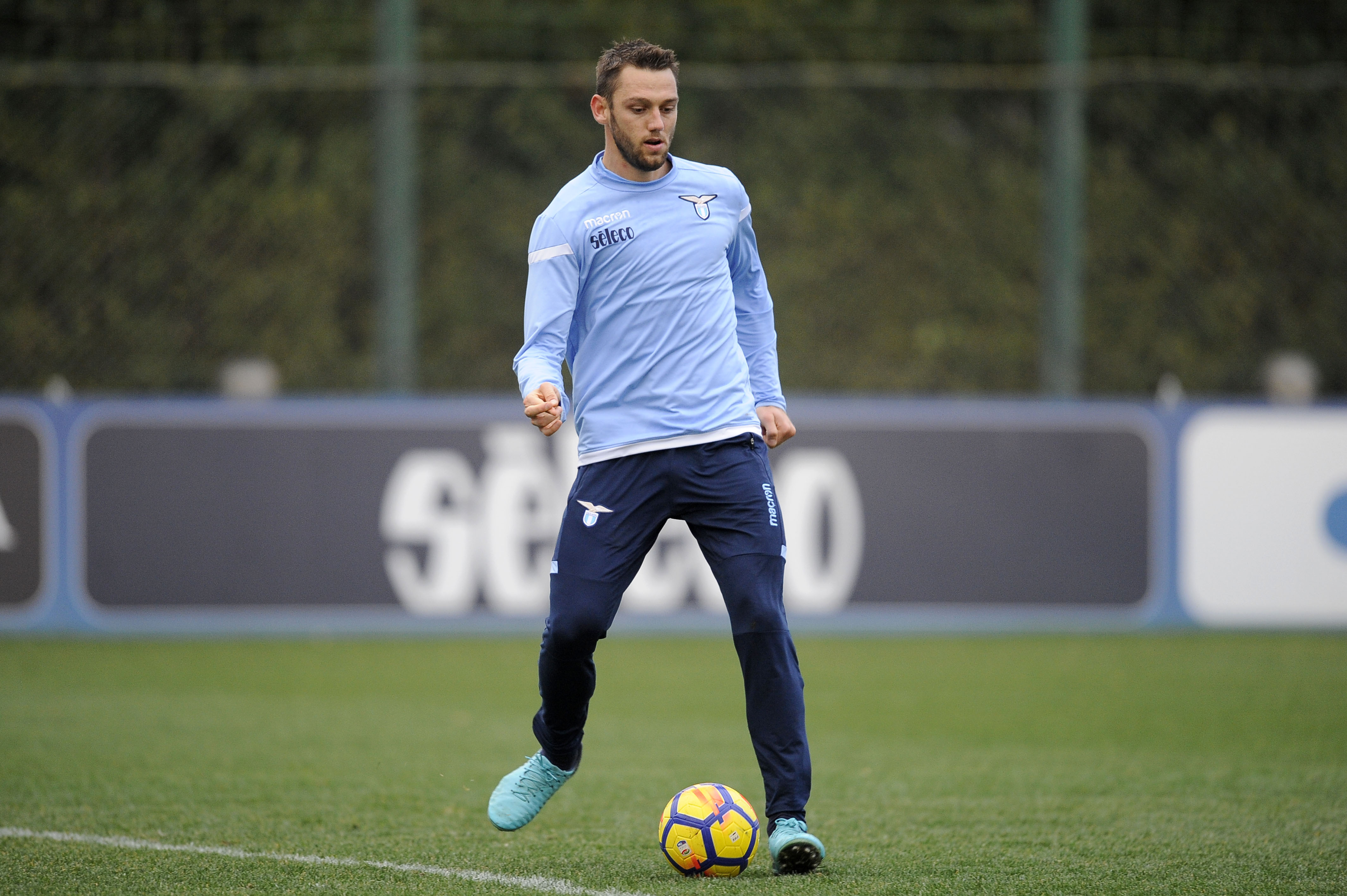 ROME, KUFSTEIN - JANUARY 15:  Stefan De Vrij  of SS Lazio during a SS Lazio training session on January 15, 2018 in Rome, Italy.  (Photo by Marco Rosi/Getty Images)