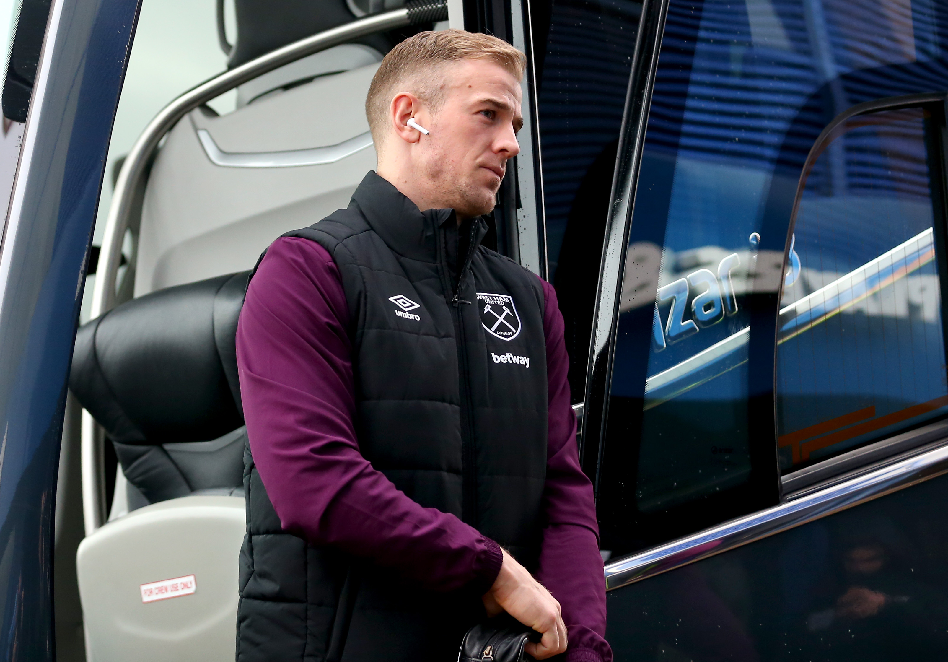 WIGAN, ENGLAND - JANUARY 27:  Joe Hart of West Ham United arrives at the stadium prior to The Emirates FA Cup Fourth Round match between Wigan Athletic and West Ham United on January 27, 2018 in Wigan, United Kingdom.  (Photo by Jan Kruger/Getty Images)