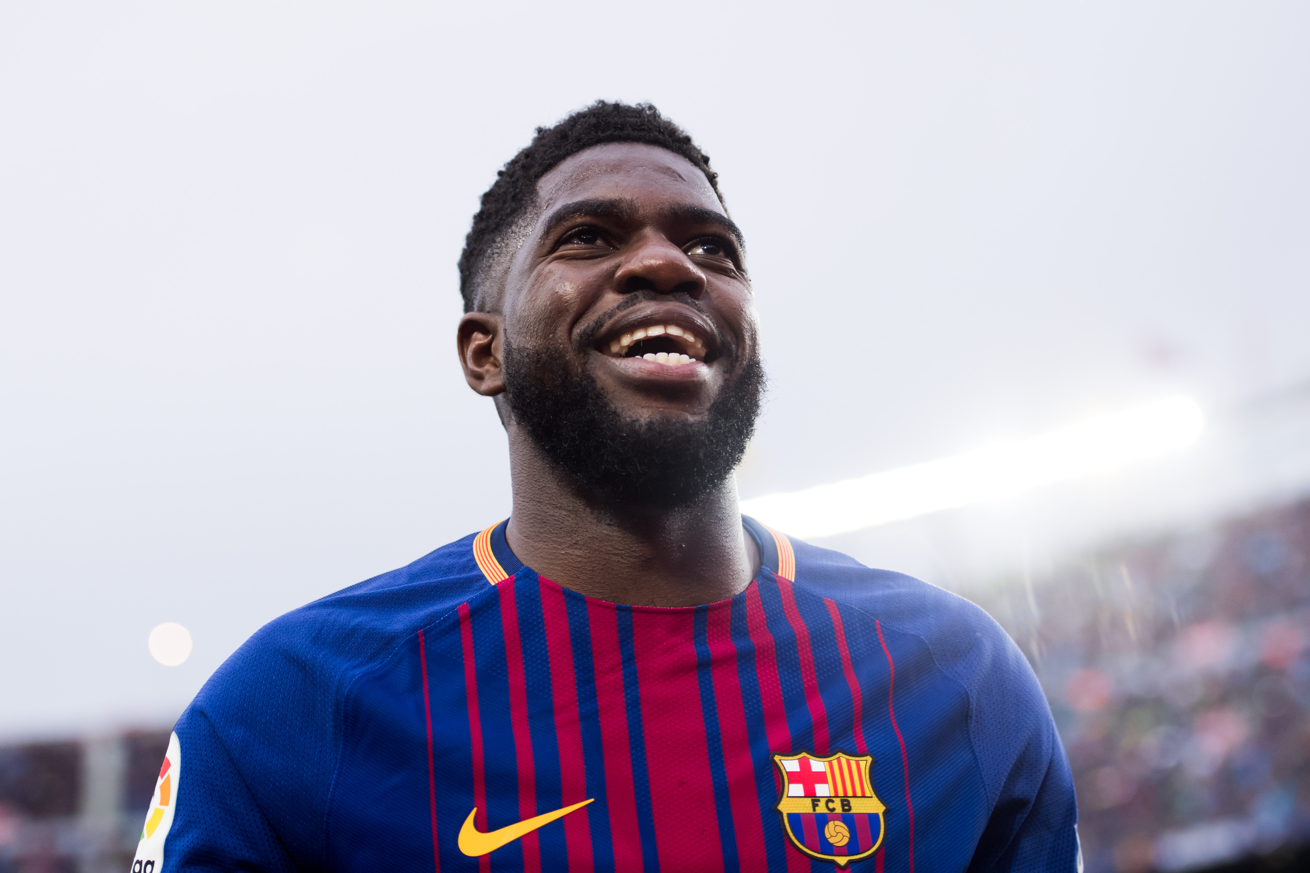 BARCELONA, SPAIN - MARCH 04:  Samuel Umtiti of FC Barcelona reacts during the La Liga match between Barcelona and Atletico Madrid at Camp Nou on March 4, 2018 in Barcelona, Spain.  (Photo by Alex Caparros/Getty Images)