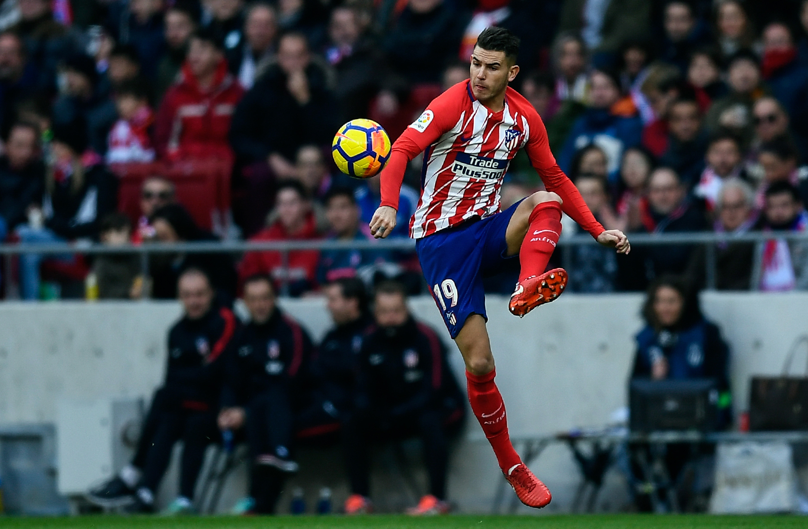 Atletico Madrid's French defender Lucas Hernandez controls the ball during the Spanish league football match between Club Atletico de Madrid and UD Las Palmas at the Wanda Metropolitano stadium in Madrid on January 28, 2018. / AFP PHOTO / OSCAR DEL POZO        (Photo credit should read OSCAR DEL POZO/AFP/Getty Images)