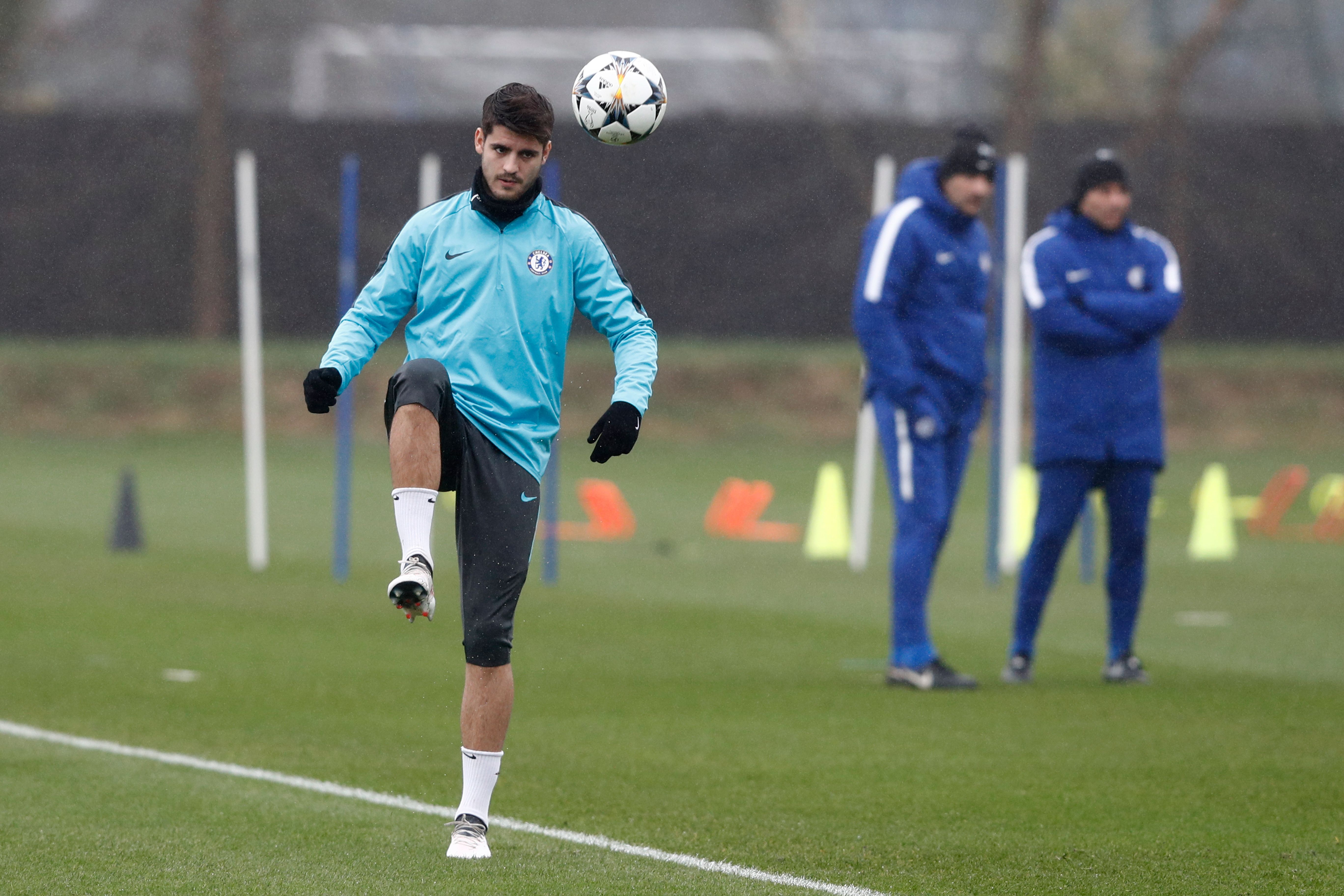 Chelsea's Spanish striker Alvaro Morata attends a team training session at Chelsea's Cobham training facility in Stoke D'Abernon, southwest of London on February 19, 2018, on the eve of their UEFA Champions League round of 16 football match against Barcelona. / AFP PHOTO / Adrian DENNIS        (Photo credit should read ADRIAN DENNIS/AFP/Getty Images)