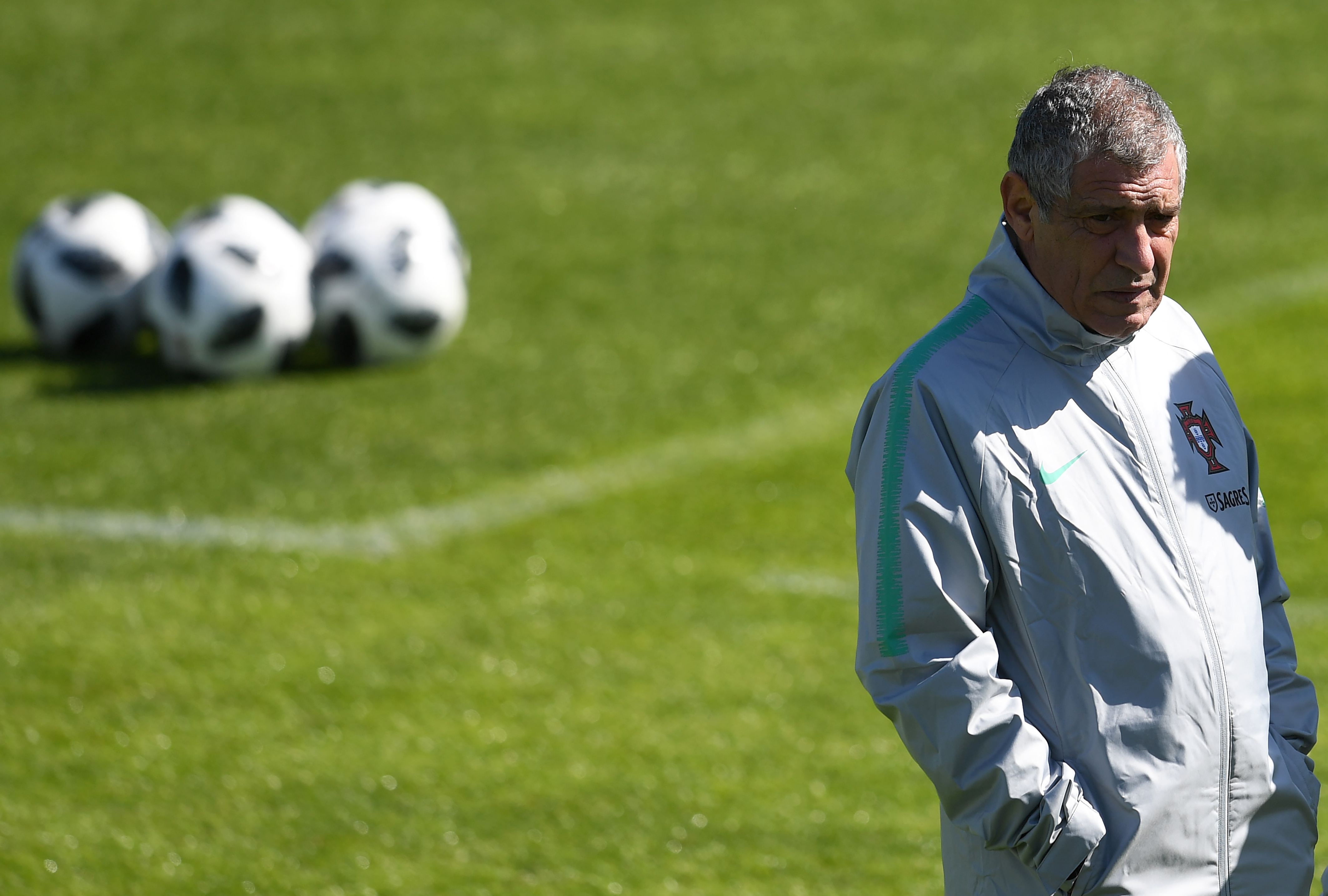 Portugal's coach Fernando Santos attends a training session at the training camp in Oeiras in the outskirts of Lisbon on March 22, 2018 on the eve of a friendly football match between Portugal and Egypt in Zurich. / AFP PHOTO / FRANCISCO LEONG        (Photo credit should read FRANCISCO LEONG/AFP/Getty Images)