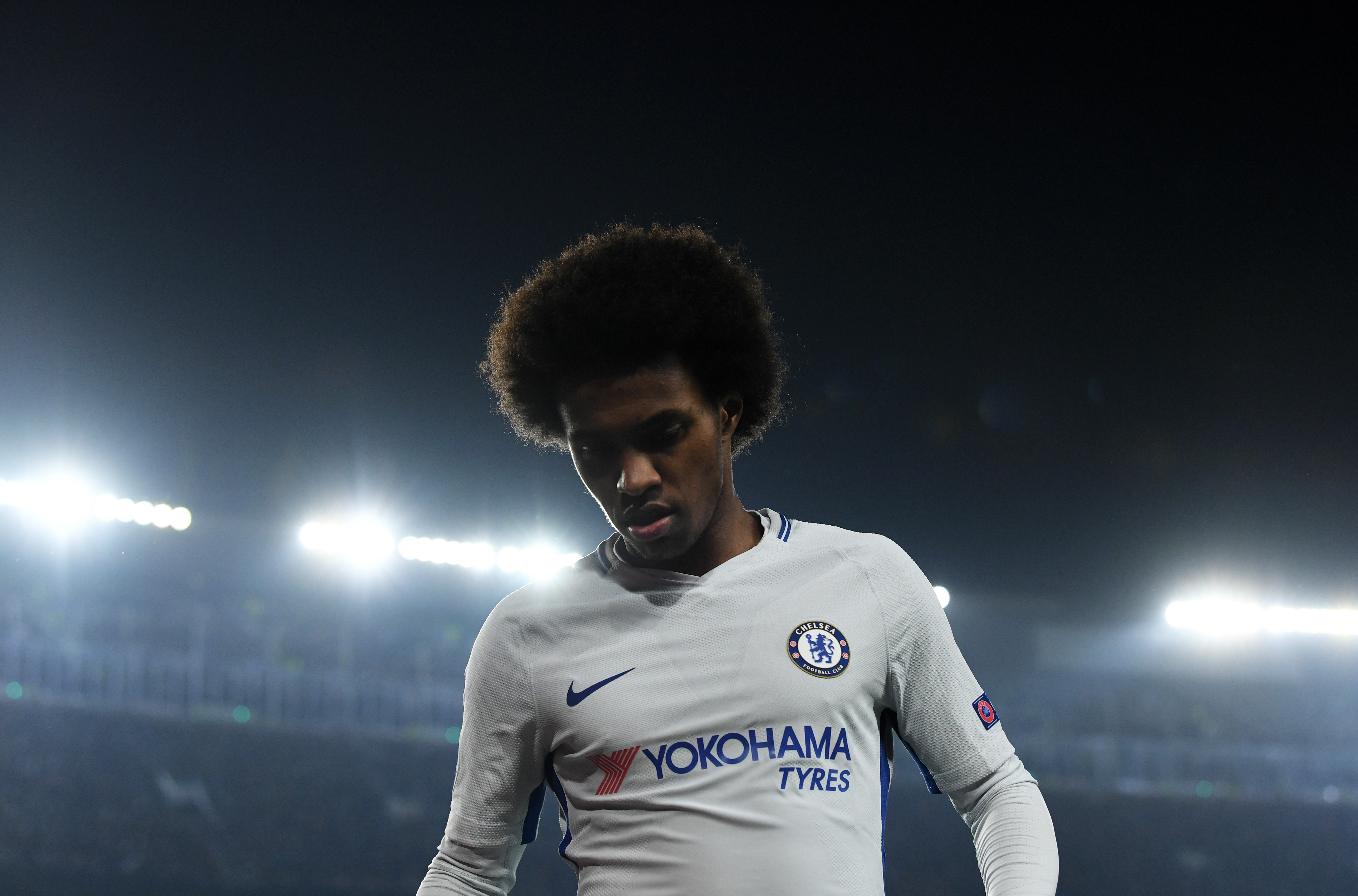 BARCELONA, SPAIN - MARCH 14:  Willian of Chelsea looks on during the UEFA Champions League Round of 16 Second Leg match FC Barcelona and Chelsea FC at Camp Nou on March 14, 2018 in Barcelona, Spain.  (Photo by David Ramos/Getty Images)