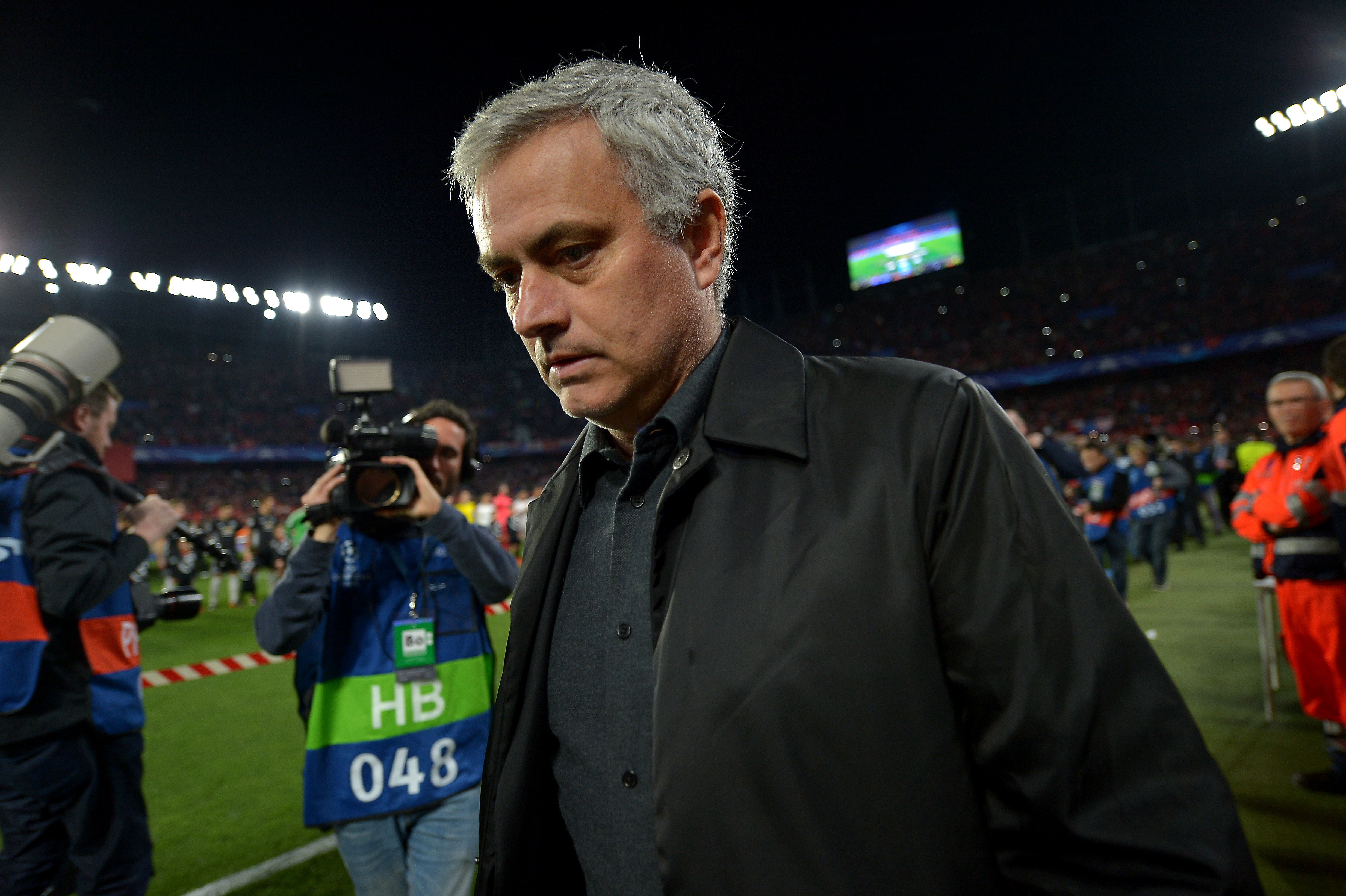 SEVILLE, SPAIN - FEBRUARY 21: Jose Mourinho, Manager of Manchester United looks on during the UEFA Champions League Round of 16 First Leg match between Sevilla FC and Manchester United at Estadio Ramon Sanchez Pizjuan on February 21, 2018 in Seville, Spain.  (Photo by Aitor Alcalde/Getty Images)