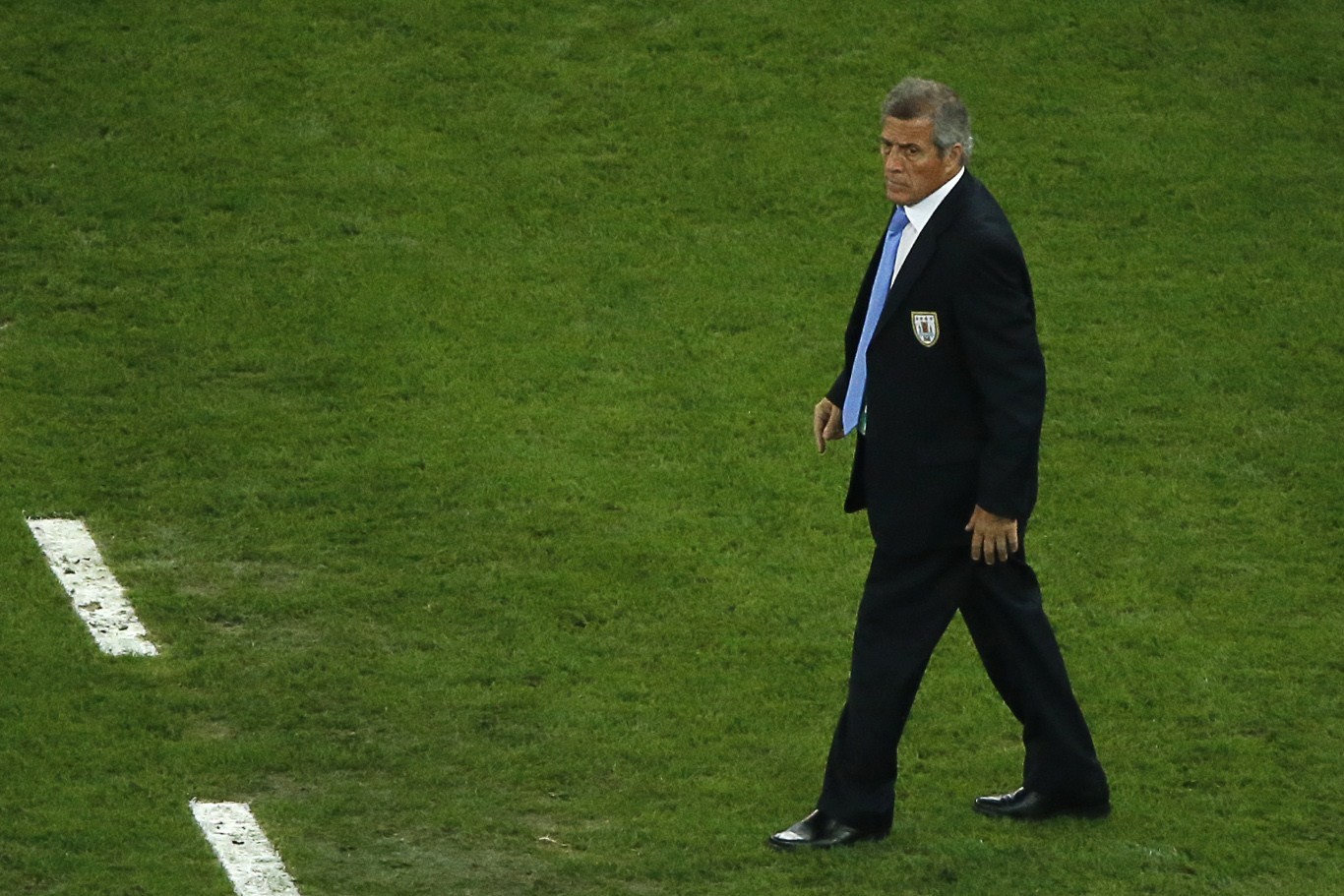 Uruguay's coach Oscar Tabarez looks on during the Round of 16 football match between Colombia and Uruguay at The Maracana Stadium in Rio de Janeiro on June 28, 2014,during the 2014 FIFA World Cup. AFP PHOTO / FABRIZIO BENSCH/POOL (Photo credit should read FABRIZIO BENSCH/AFP/Getty Images)