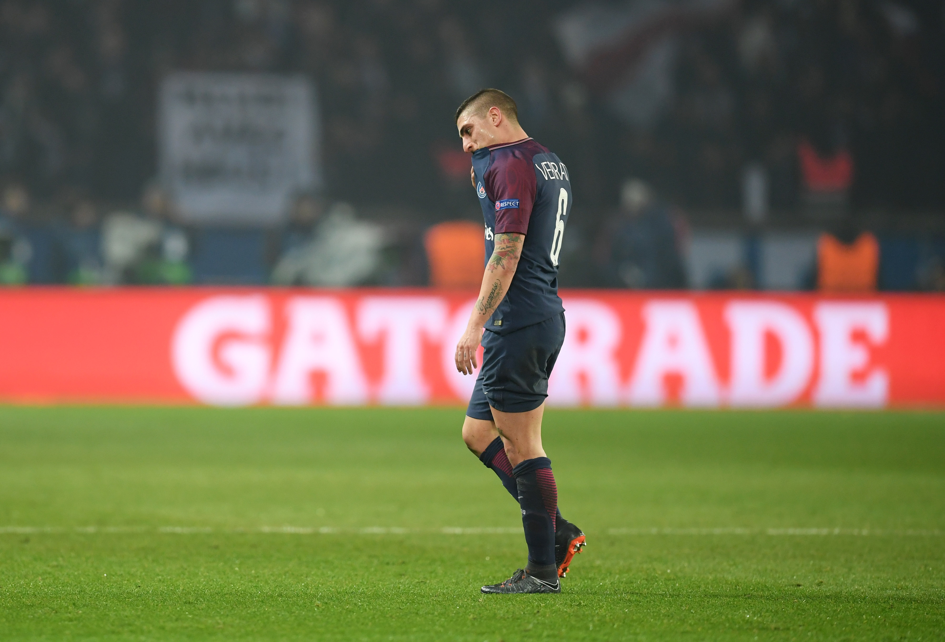 PARIS, FRANCE - MARCH 06:  Marco Verratti of PSG looks dejected as he is sent off during the UEFA Champions League Round of 16 Second Leg match between Paris Saint-Germain and Real Madrid at Parc des Princes on March 6, 2018 in Paris, France.  (Photo by Matthias Hangst/Getty Images)