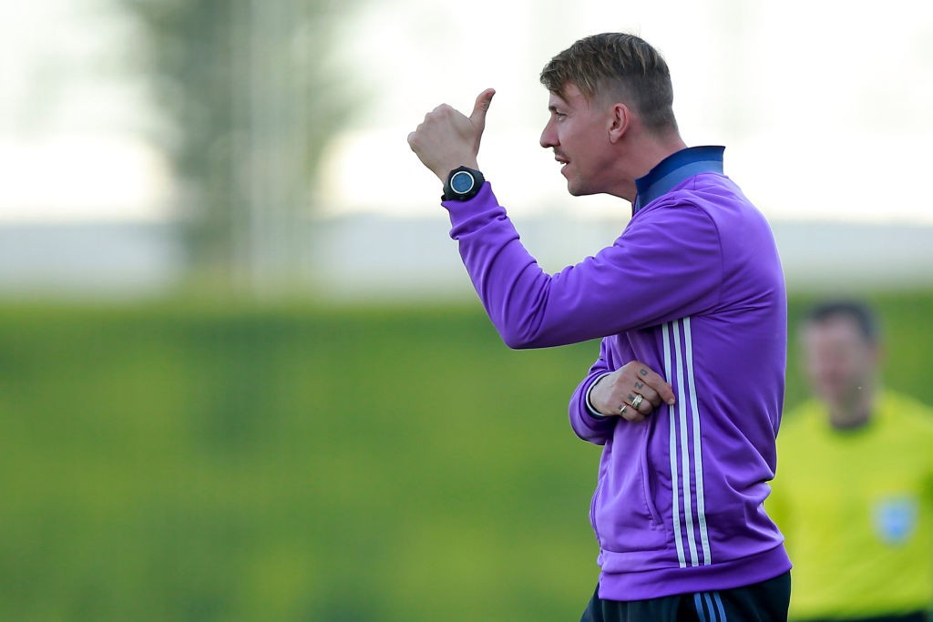MADRID, SPAIN - MARCH 08: Head coach Jose Maria Gutierrez alias Guti of Real Madrid CF thumbs up during the UEFA Youth League Quarter Final match between Real Madrid CF and AFC Ajax at Estadio Alfredo Di Stefano on March 8, 2017 in Madrid, Spain. (Photo by Gonzalo Arroyo Moreno/Getty Images)